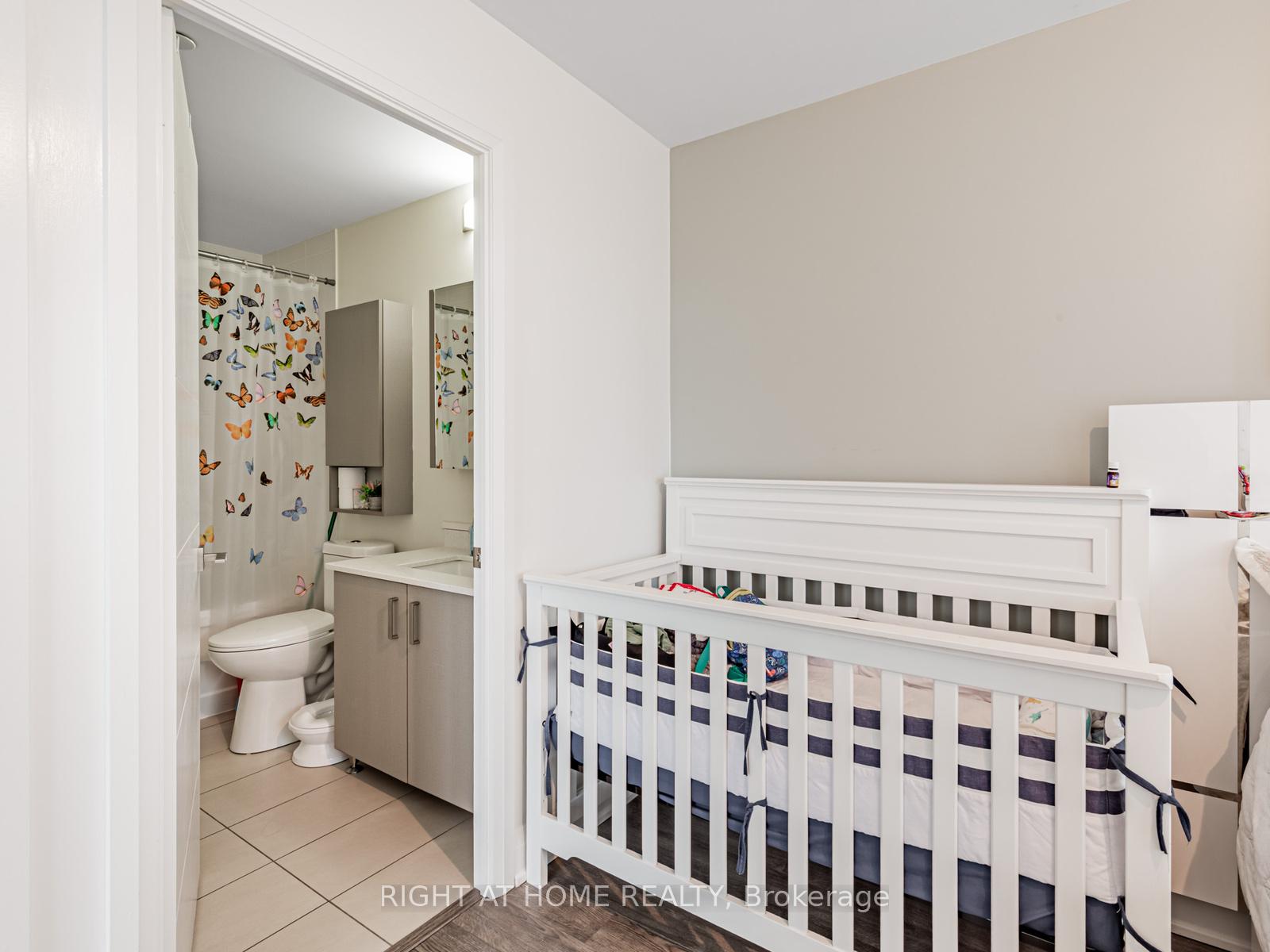 Photo 12 of Unit 826, 18 Uptown Drive, Markham, Unionville — HOMEH