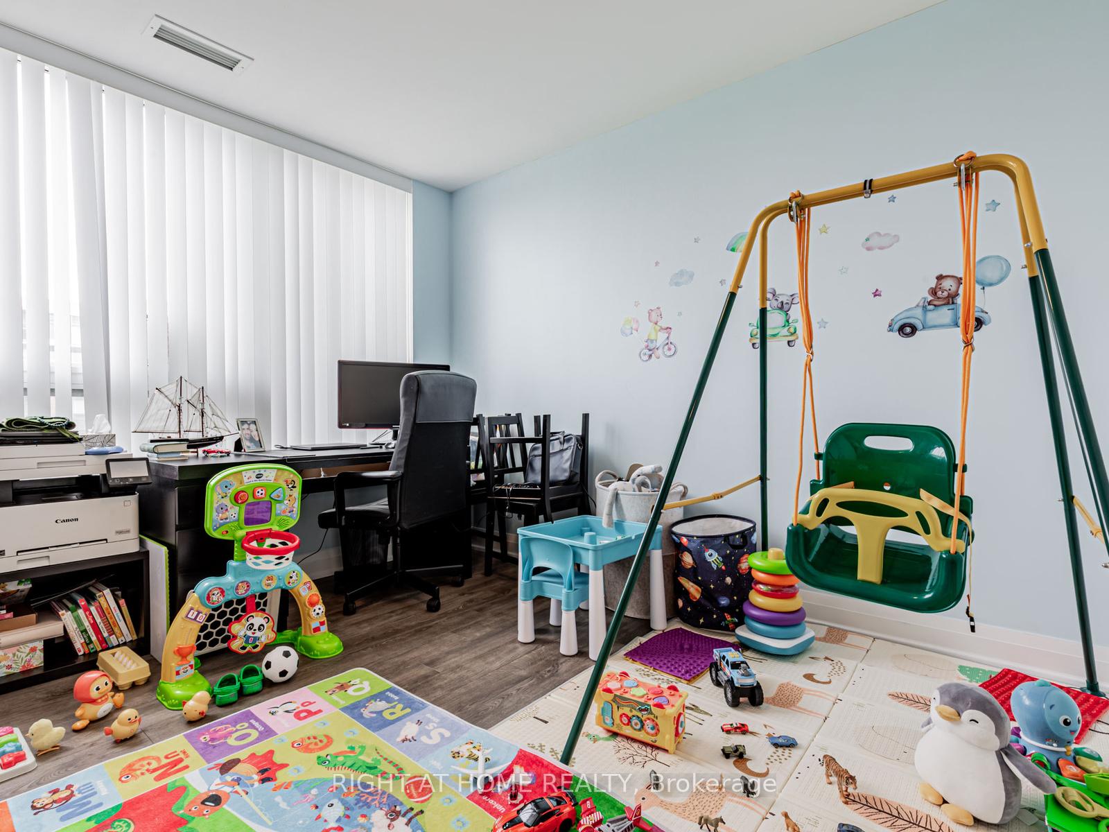 Photo 14 of Unit 826, 18 Uptown Drive, Markham, Unionville — HOMEH