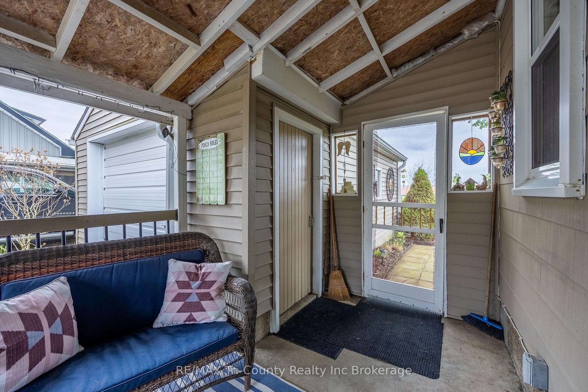 Photo 4 of 23 Pine Street, Tillsonburg — HOMEH