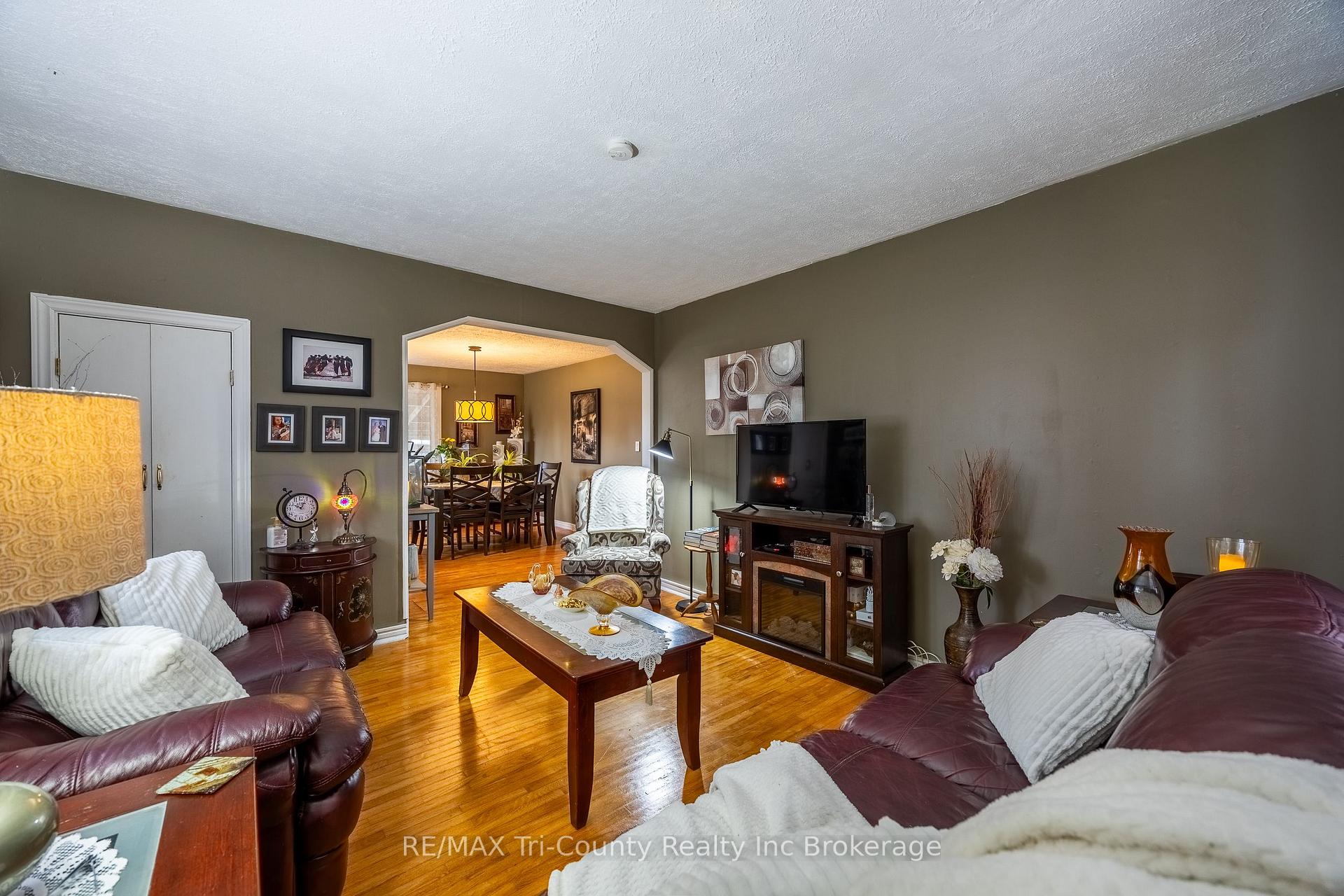 Photo 15 of 23 Pine Street, Tillsonburg — HOMEH