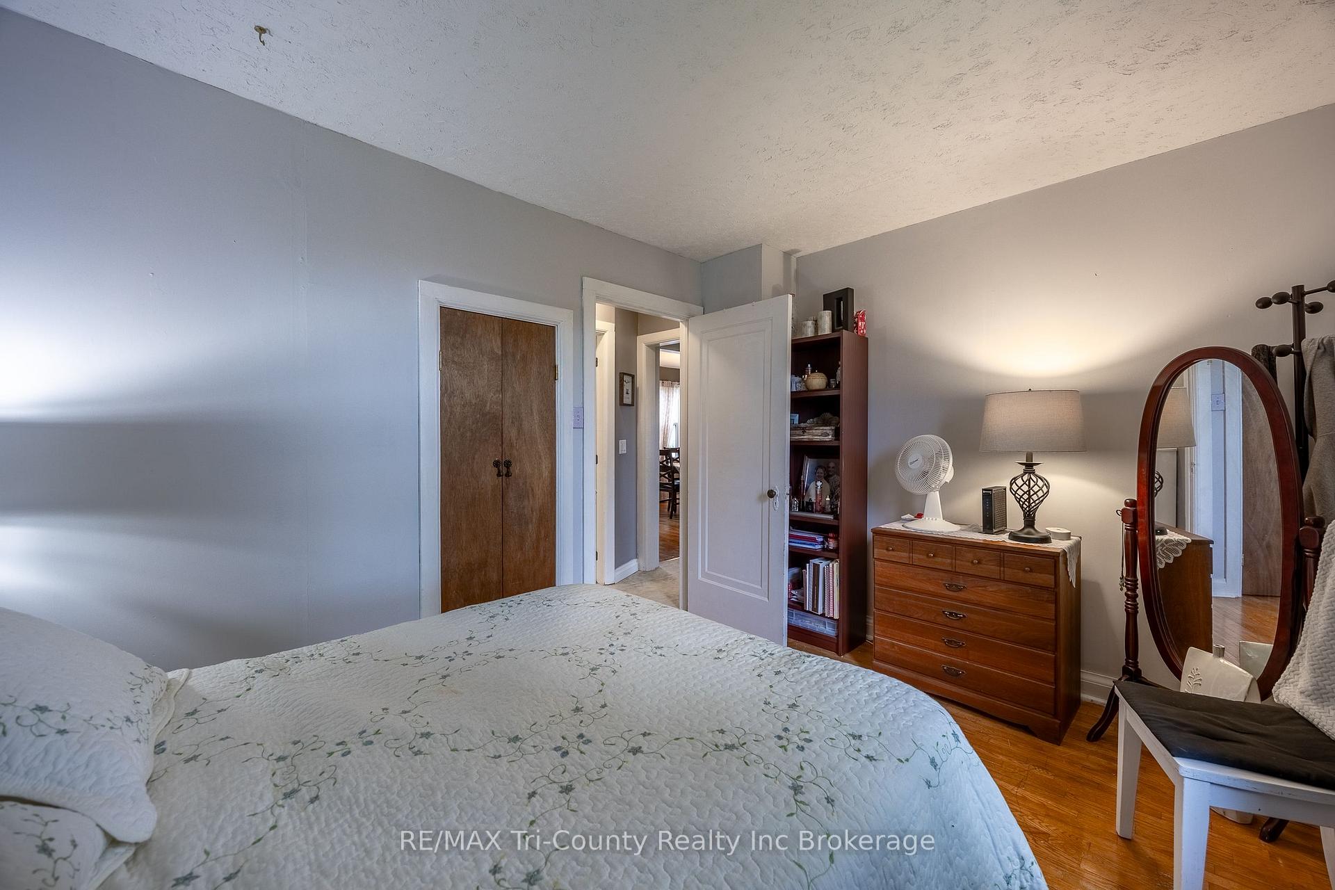 Photo 17 of 23 Pine Street, Tillsonburg — HOMEH