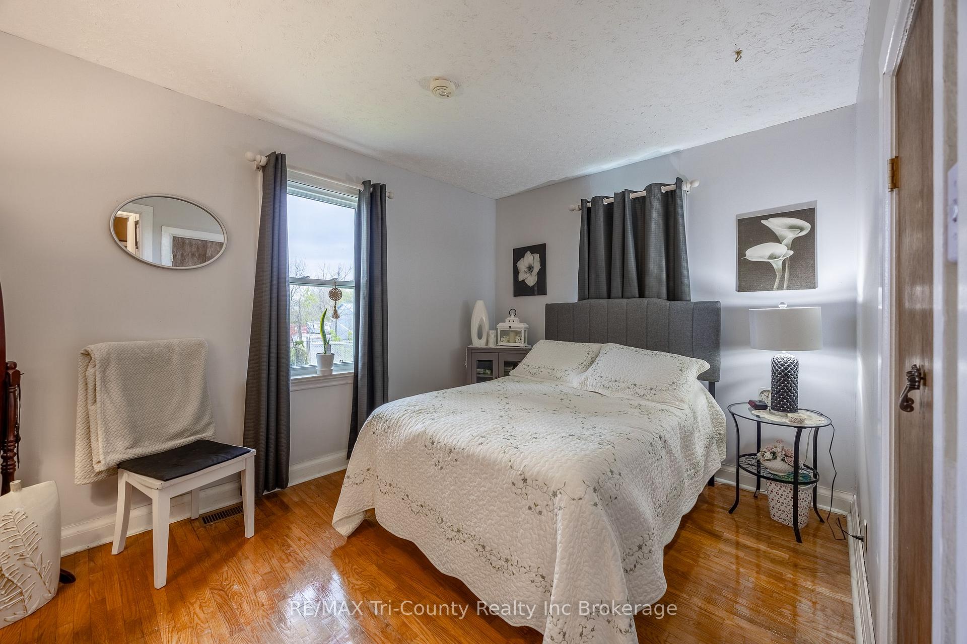Photo 18 of 23 Pine Street, Tillsonburg — HOMEH
