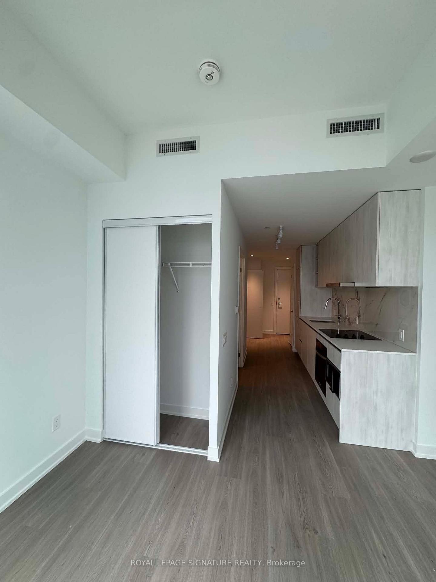 Photo 5 of Unit 4608, 8 Wellesley Street W, Toronto, Bay Street Corridor — HOMEH