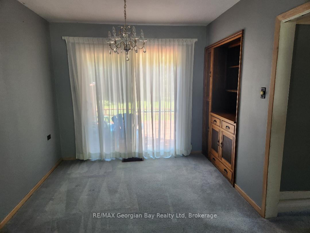 Photo 4 of 874 Yonge Street N, Midland — HOMEH