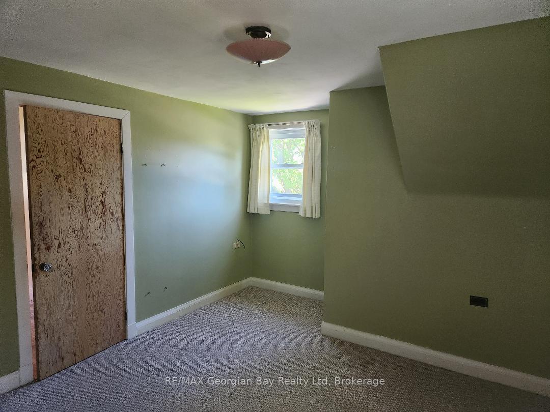 Photo 6 of 874 Yonge Street N, Midland — HOMEH