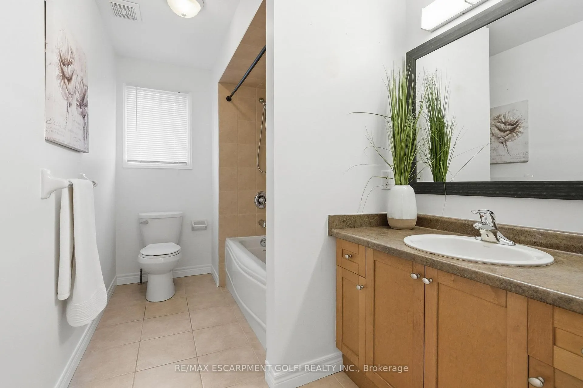 Photo 15 of 78 Waterberry Trail, Hamilton, Gourley — HOMEH