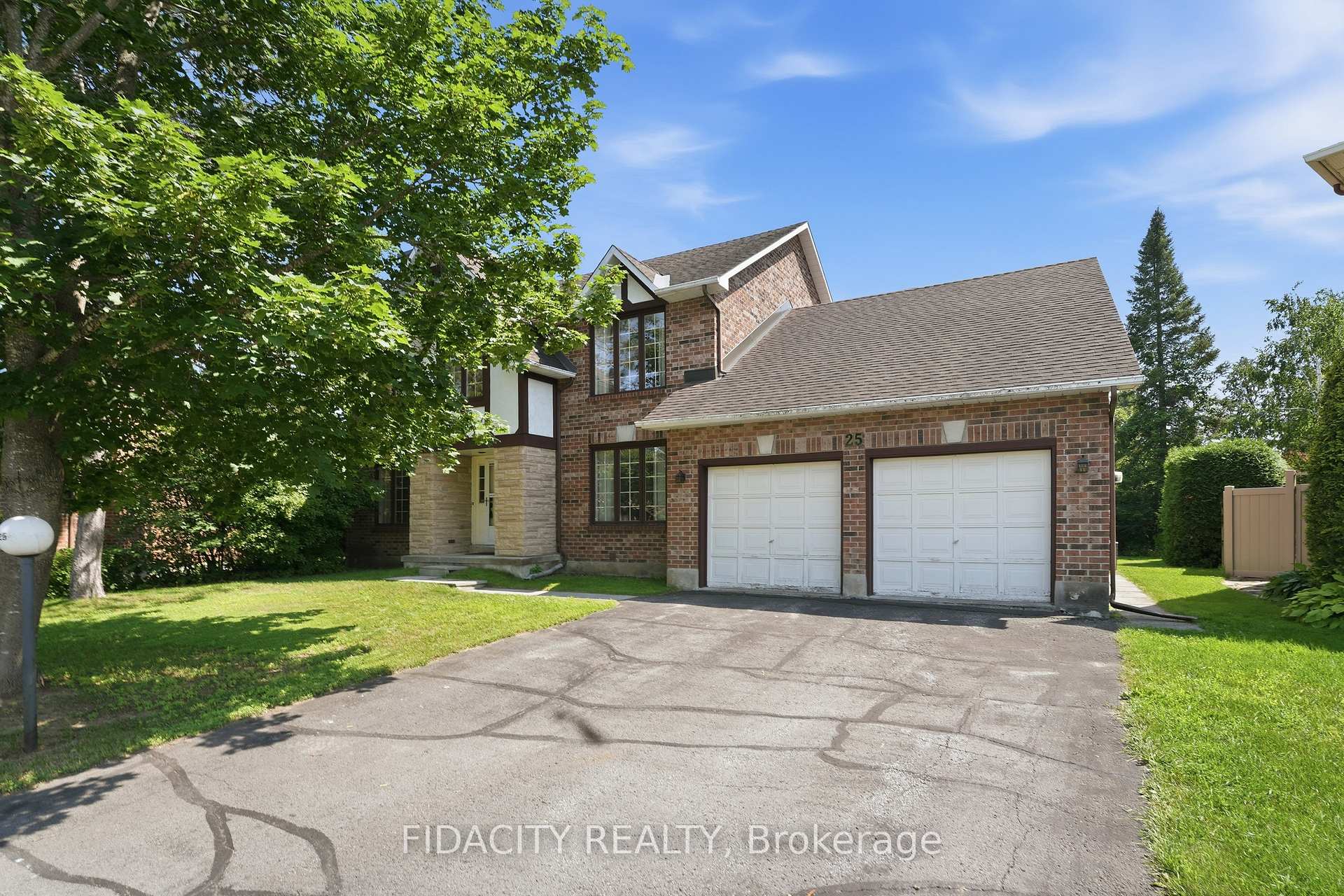 Photo 3 of 25 Pine Bluff Trail, Ottawa, Stittsville (Central) — HOMEH