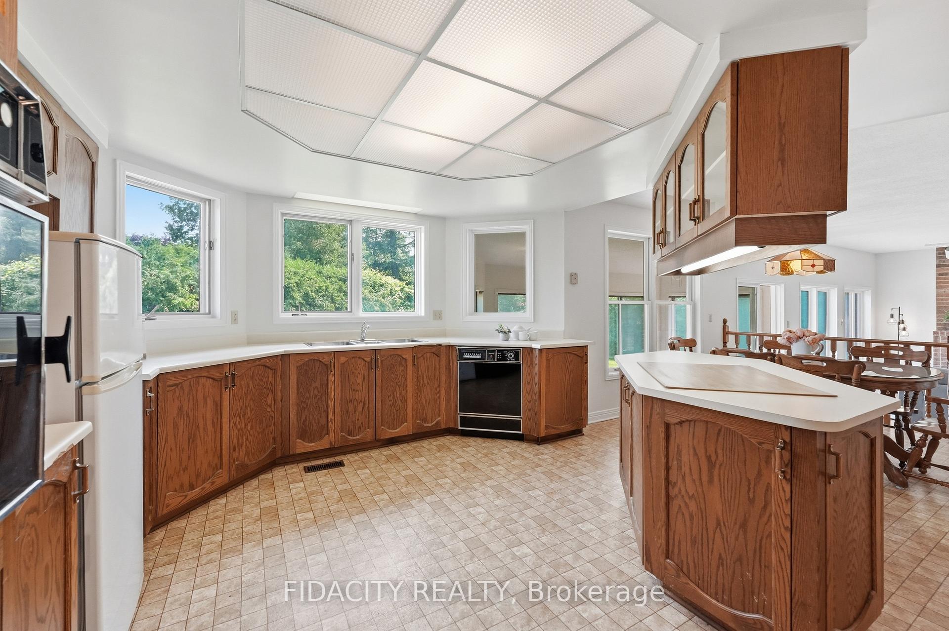 Photo 16 of 25 Pine Bluff Trail, Ottawa, Stittsville (Central) — HOMEH