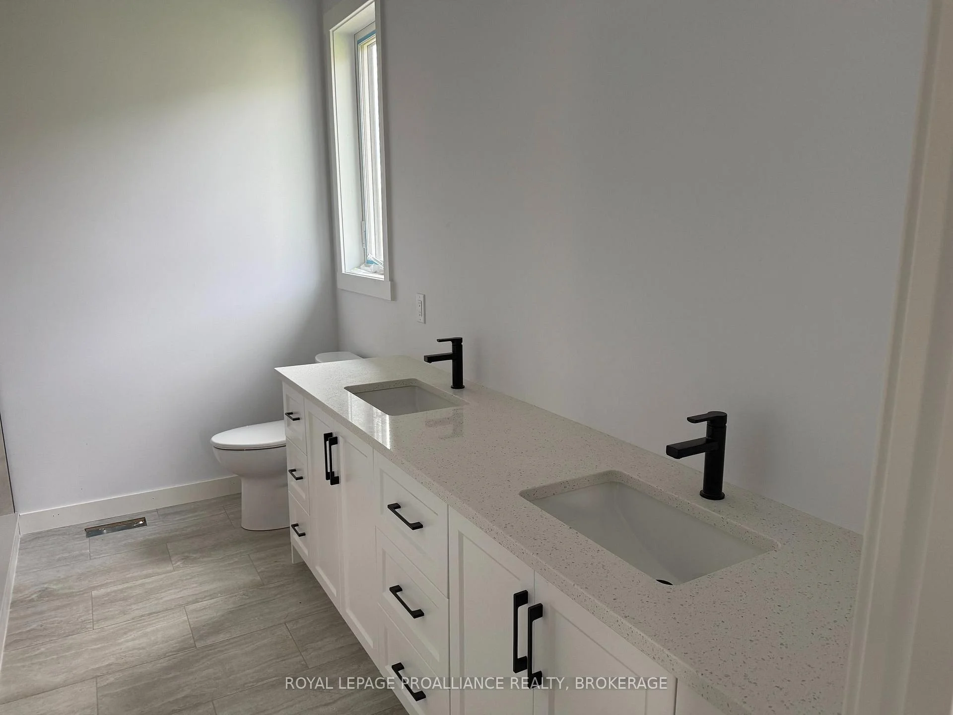 Photo 7 of 733 Squirrel Hill Drive, Kingston, City Northwest — HOMEH