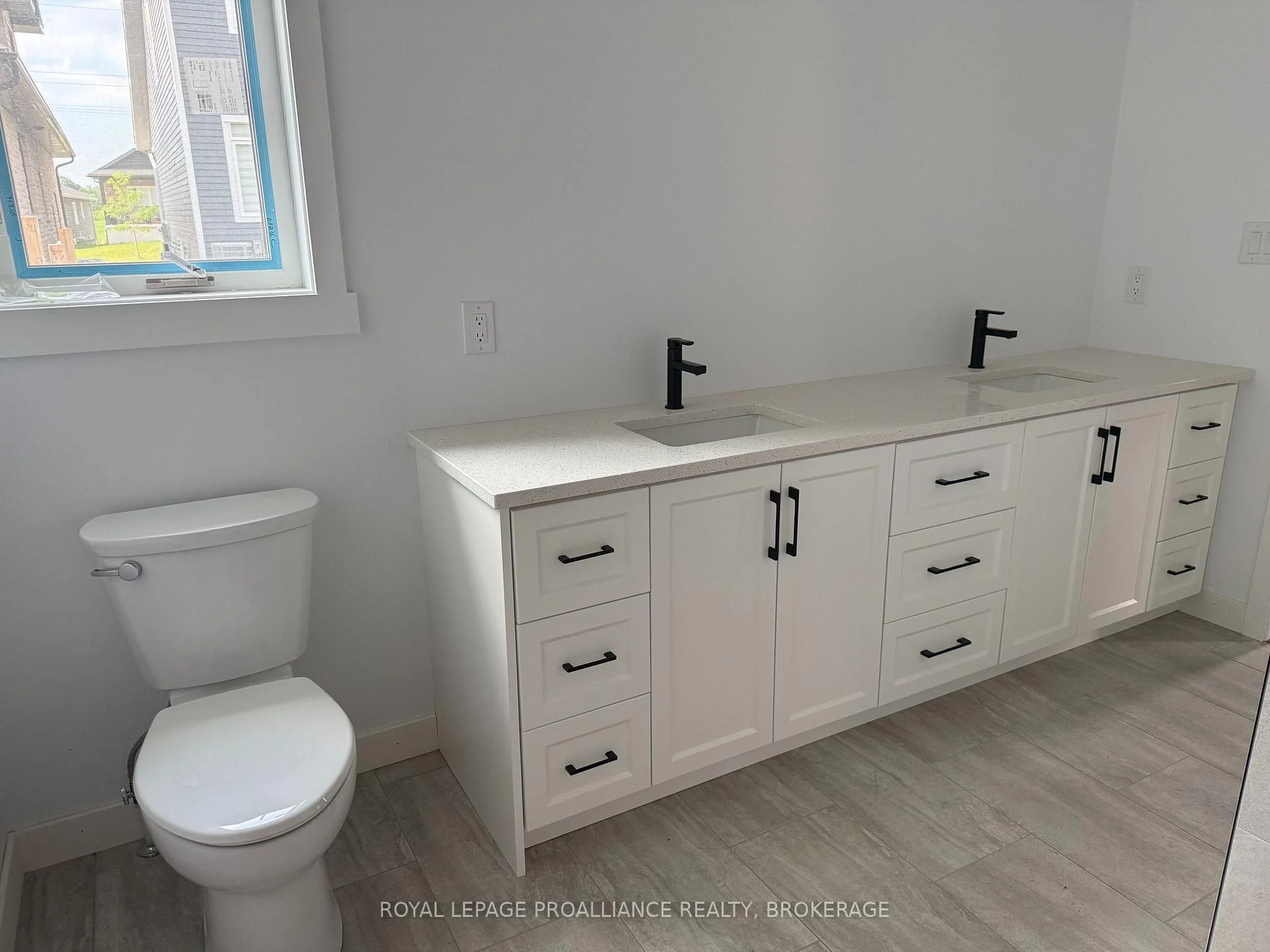 Photo 9 of 733 Squirrel Hill Drive, Kingston, City Northwest — HOMEH