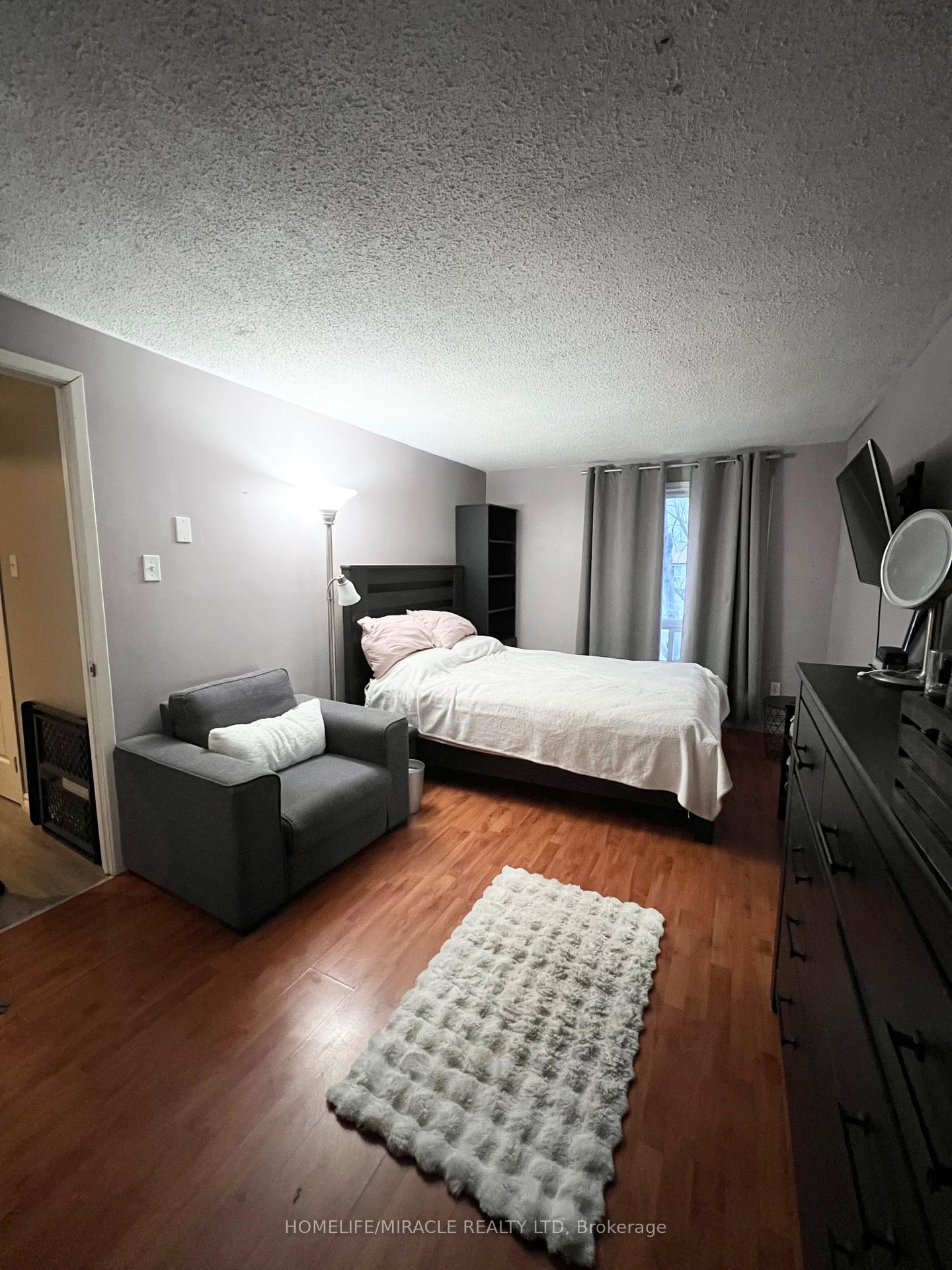 Photo 8 of 5 Glencairn Square, Brampton, Northgate — HOMEH