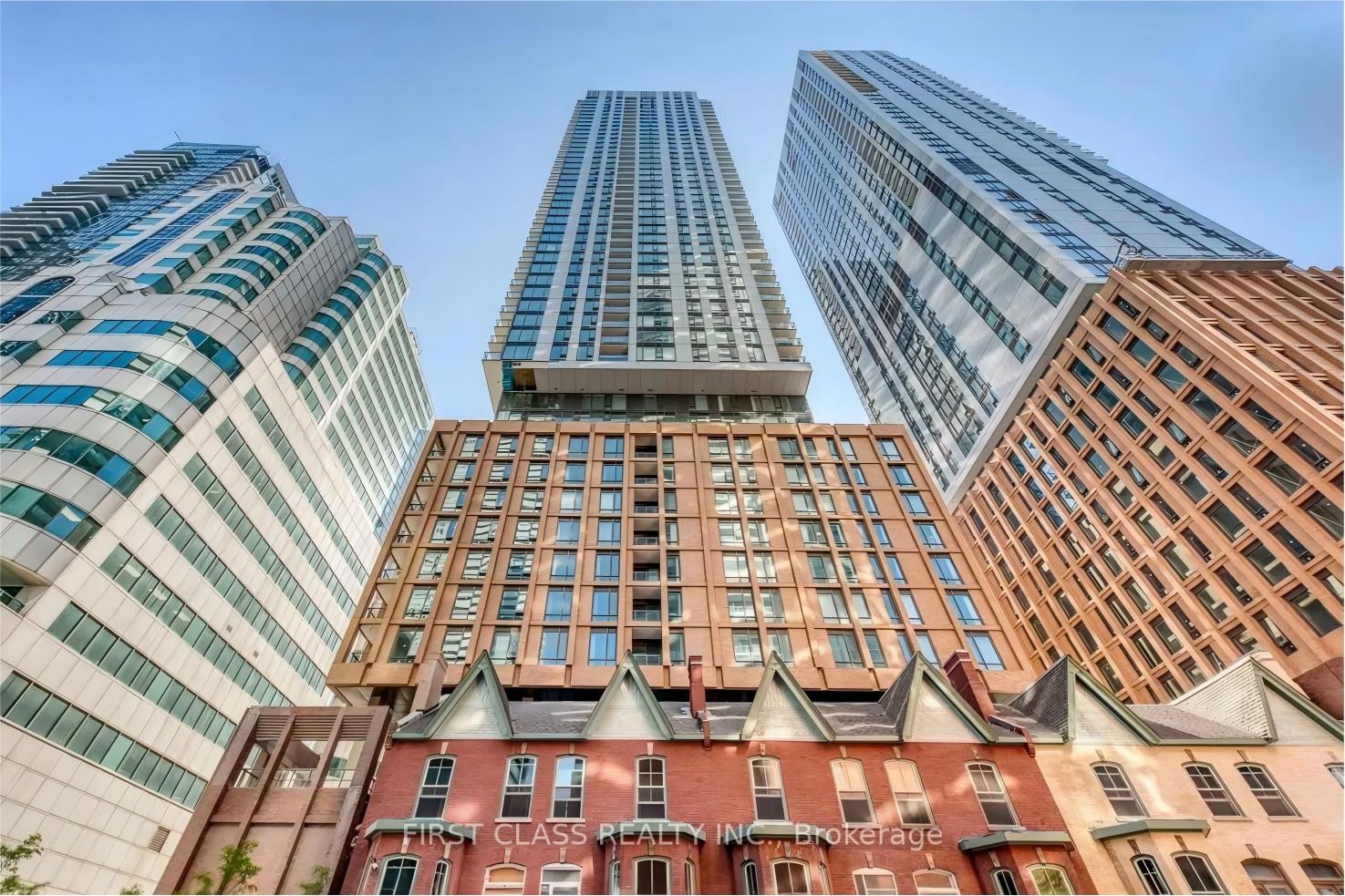 Front of Unit 4215, 8 Widmer Street