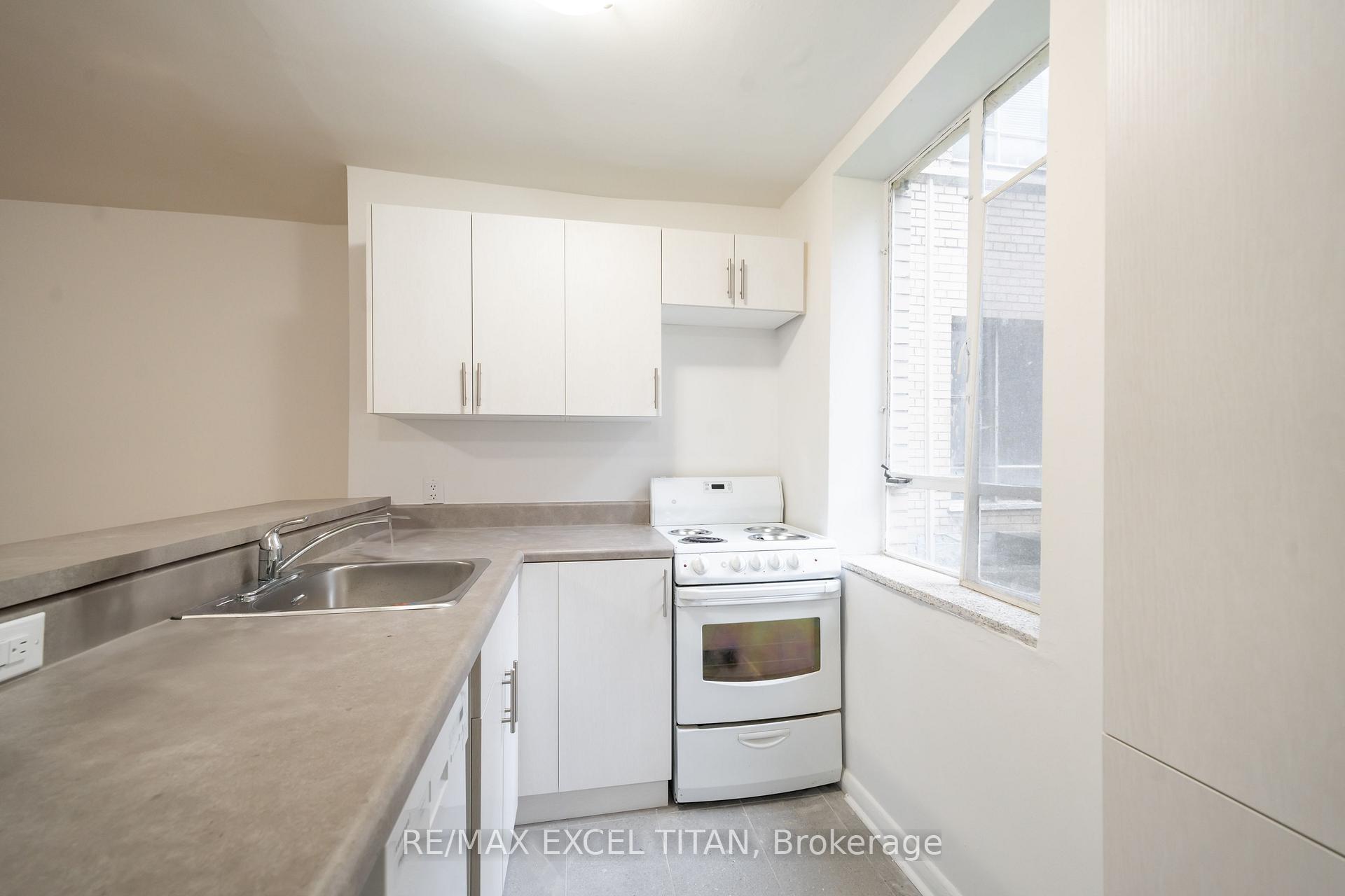 Photo 4 of Unit 110, 77 Erskine Avenue, Toronto, Mount Pleasant West — HOMEH