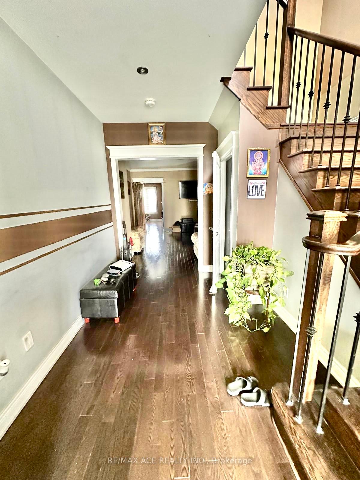Photo 4 of 7 Meltwater Crescent, Brampton, Bram East — HOMEH
