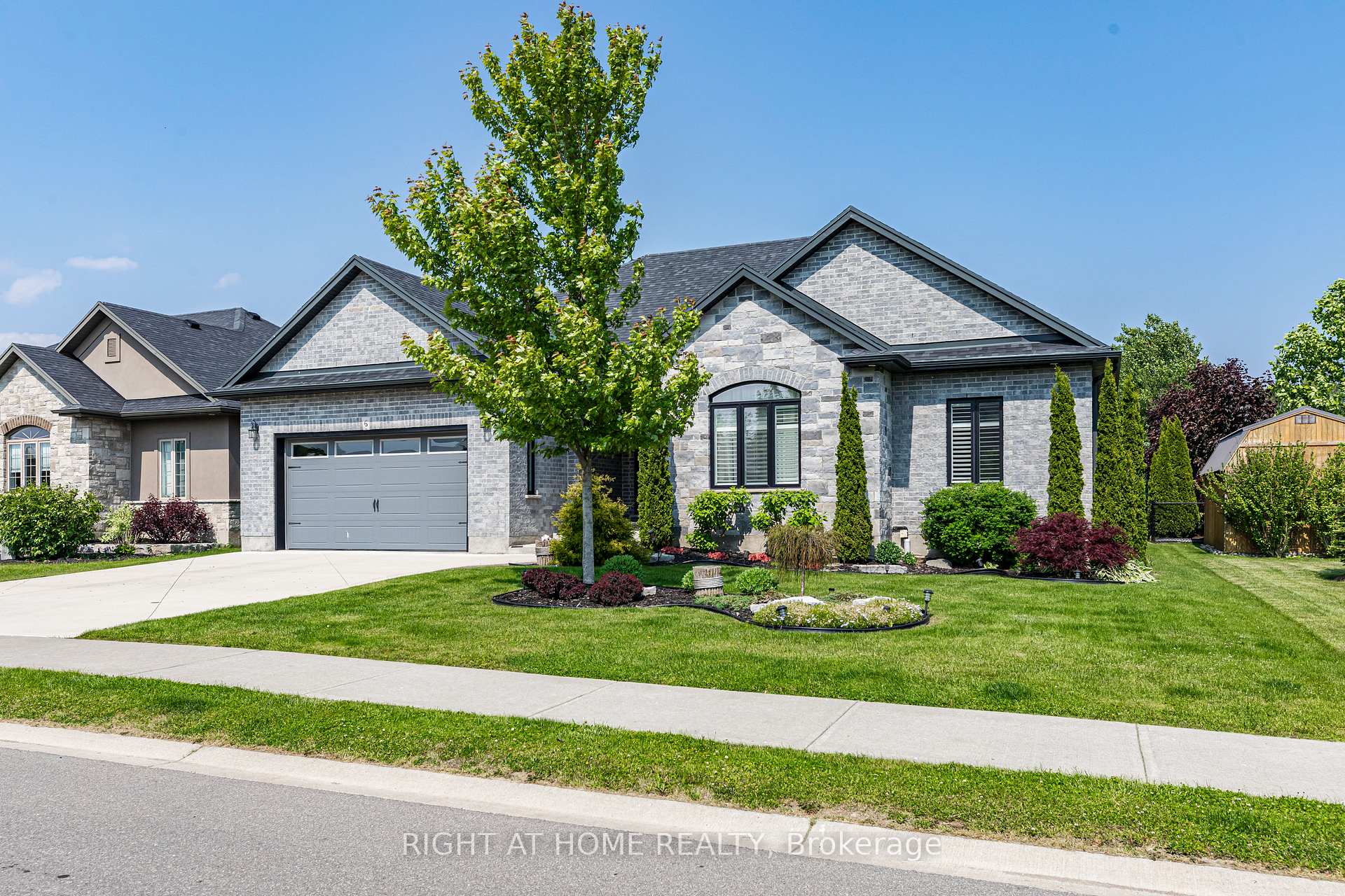 Photo 2 of 6 Bluenose Drive, Norfolk, Port Dover — HOMEH