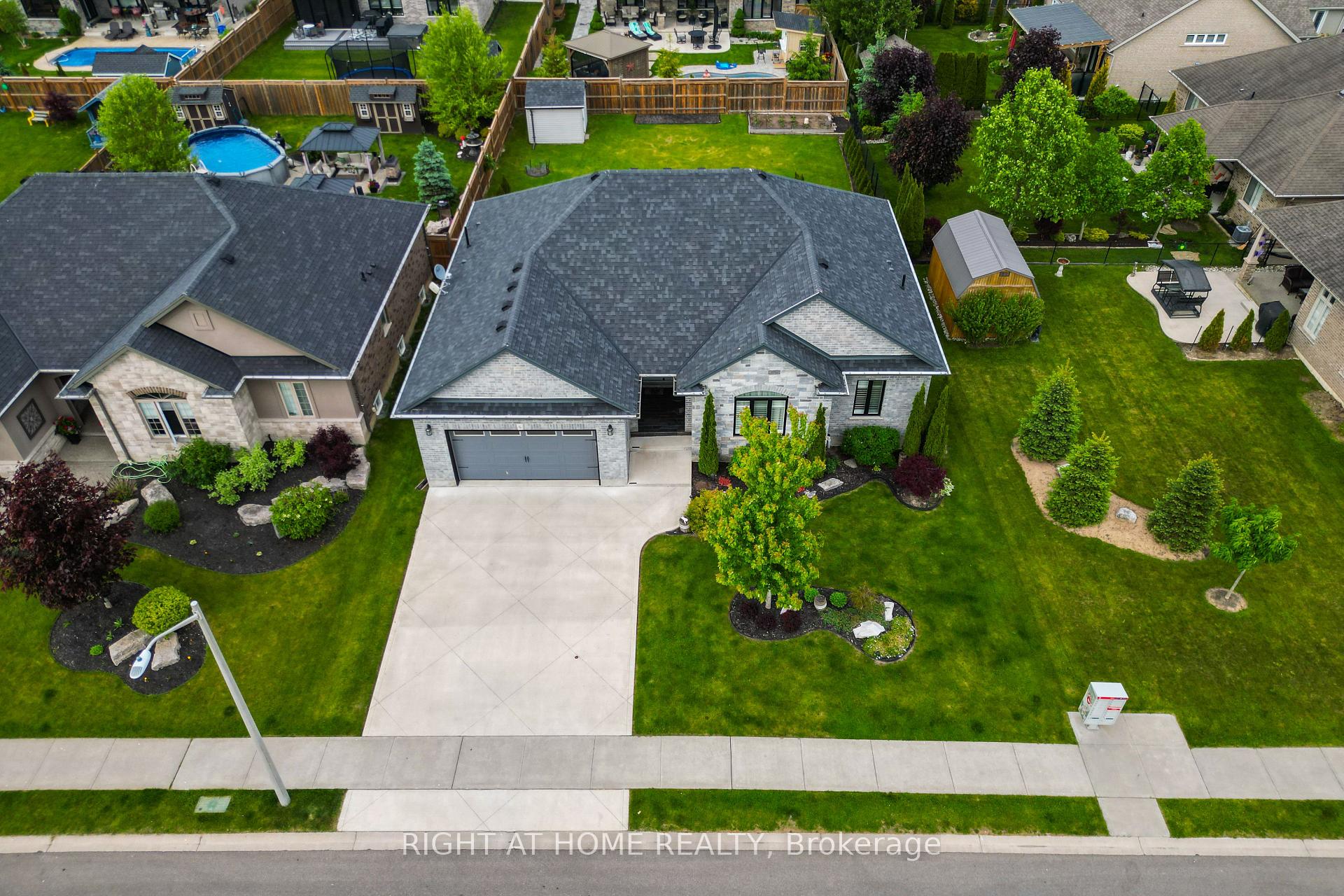 Photo 3 of 6 Bluenose Drive, Norfolk, Port Dover — HOMEH
