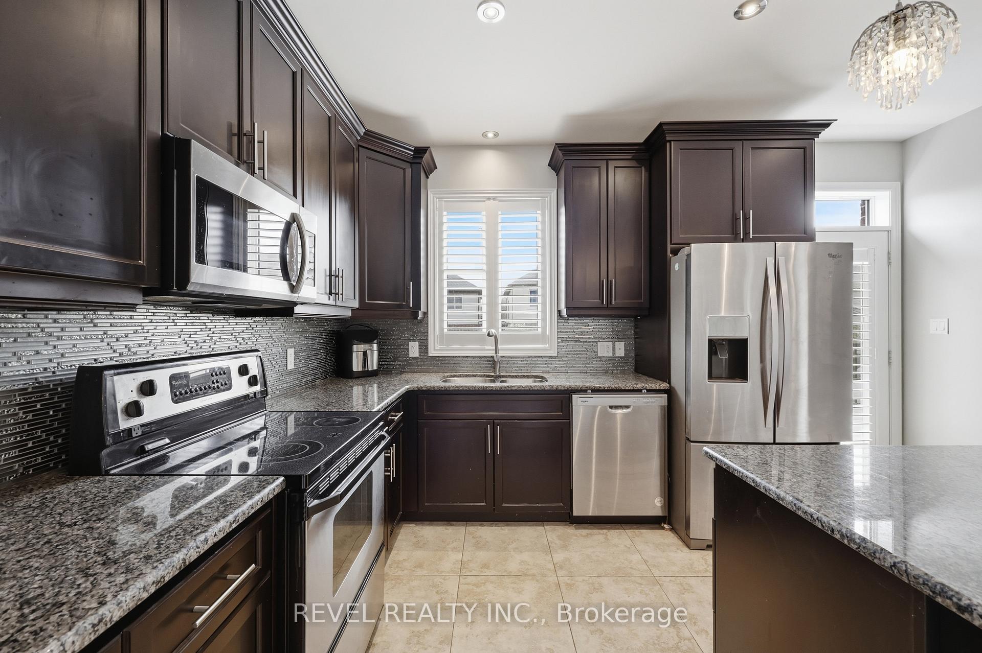 Photo 9 of 44 Springwood Drive, Hamilton, Stoney Creek Mountain — HOMEH