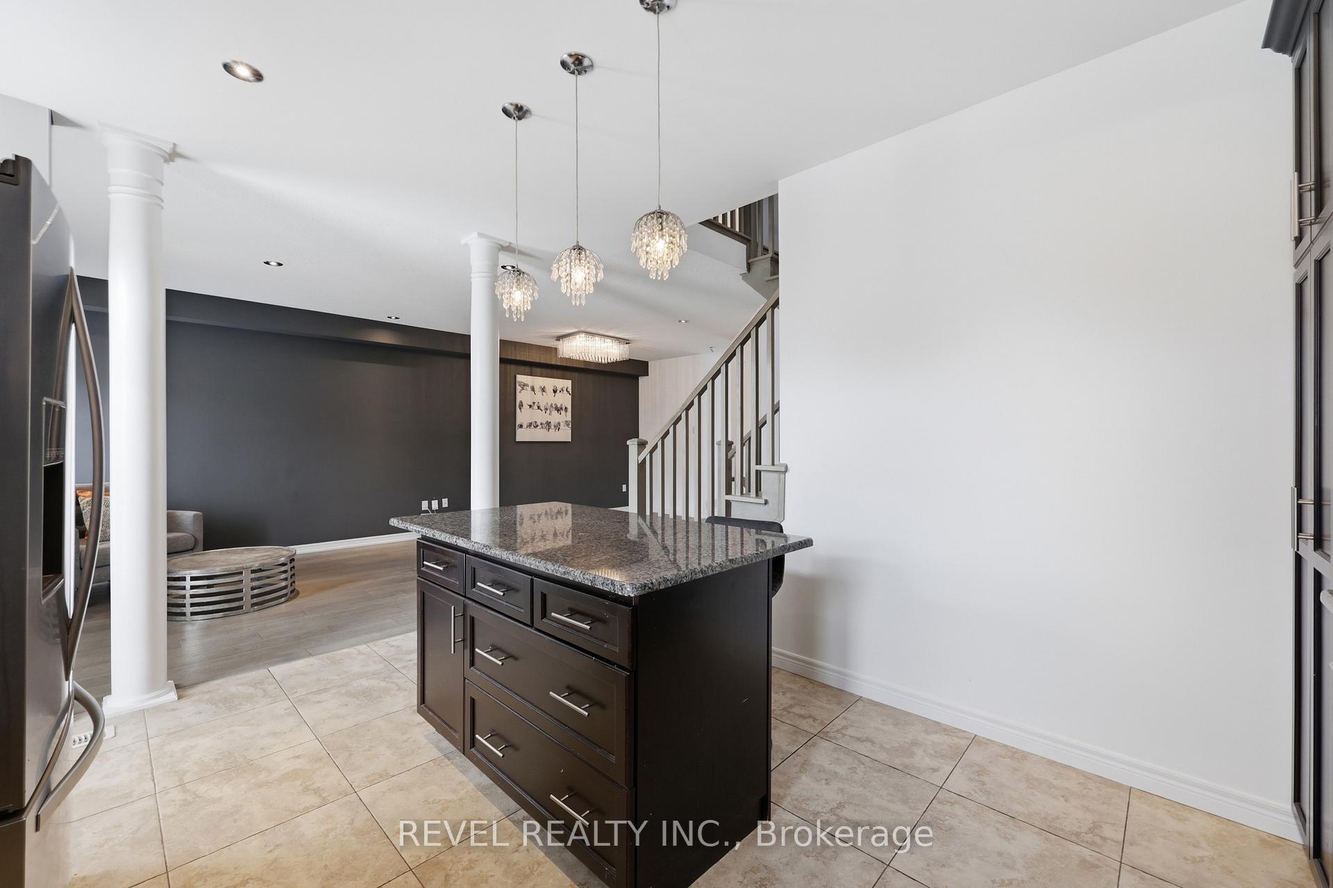 Photo 10 of 44 Springwood Drive, Hamilton, Stoney Creek Mountain — HOMEH