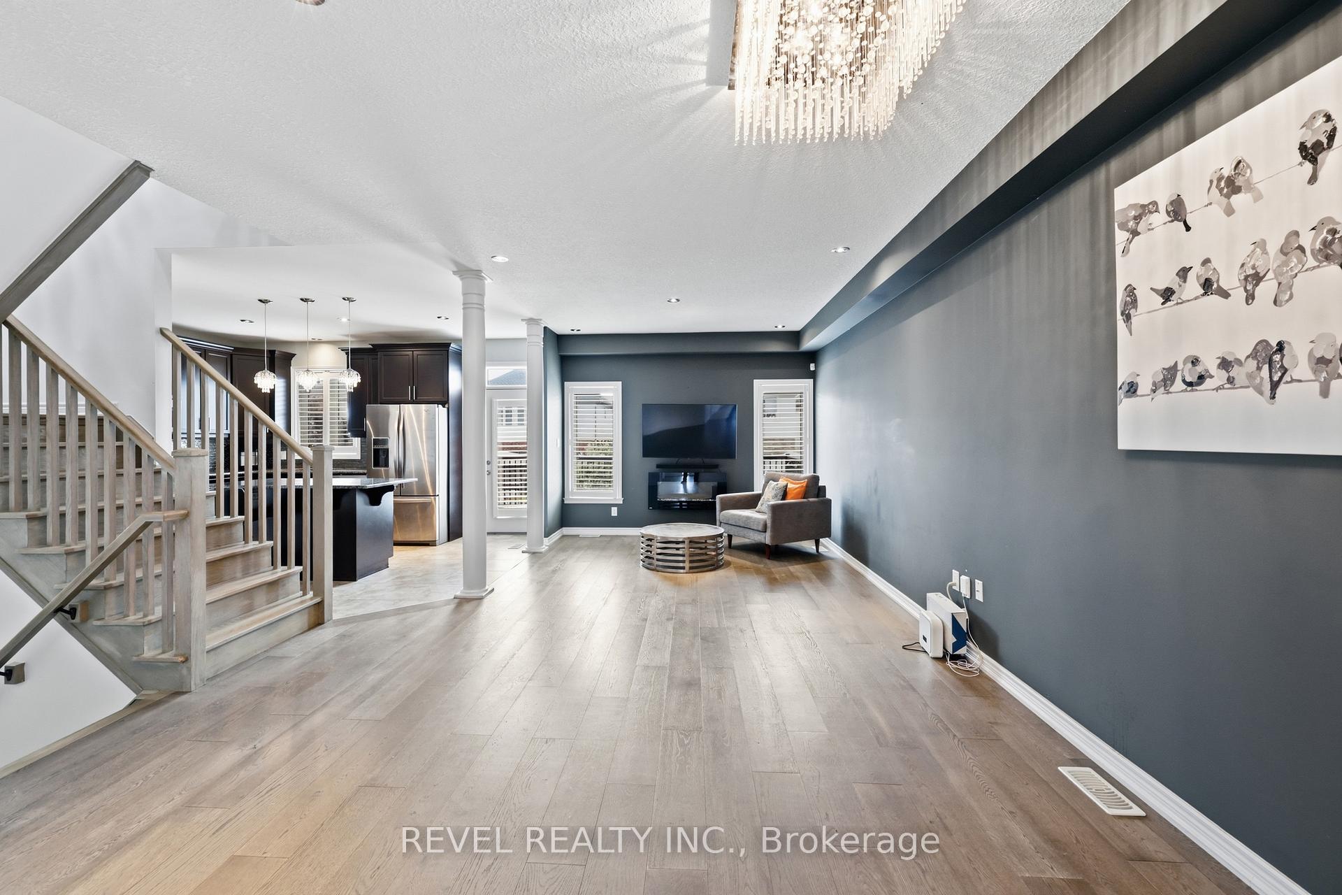 Photo 12 of 44 Springwood Drive, Hamilton, Stoney Creek Mountain — HOMEH