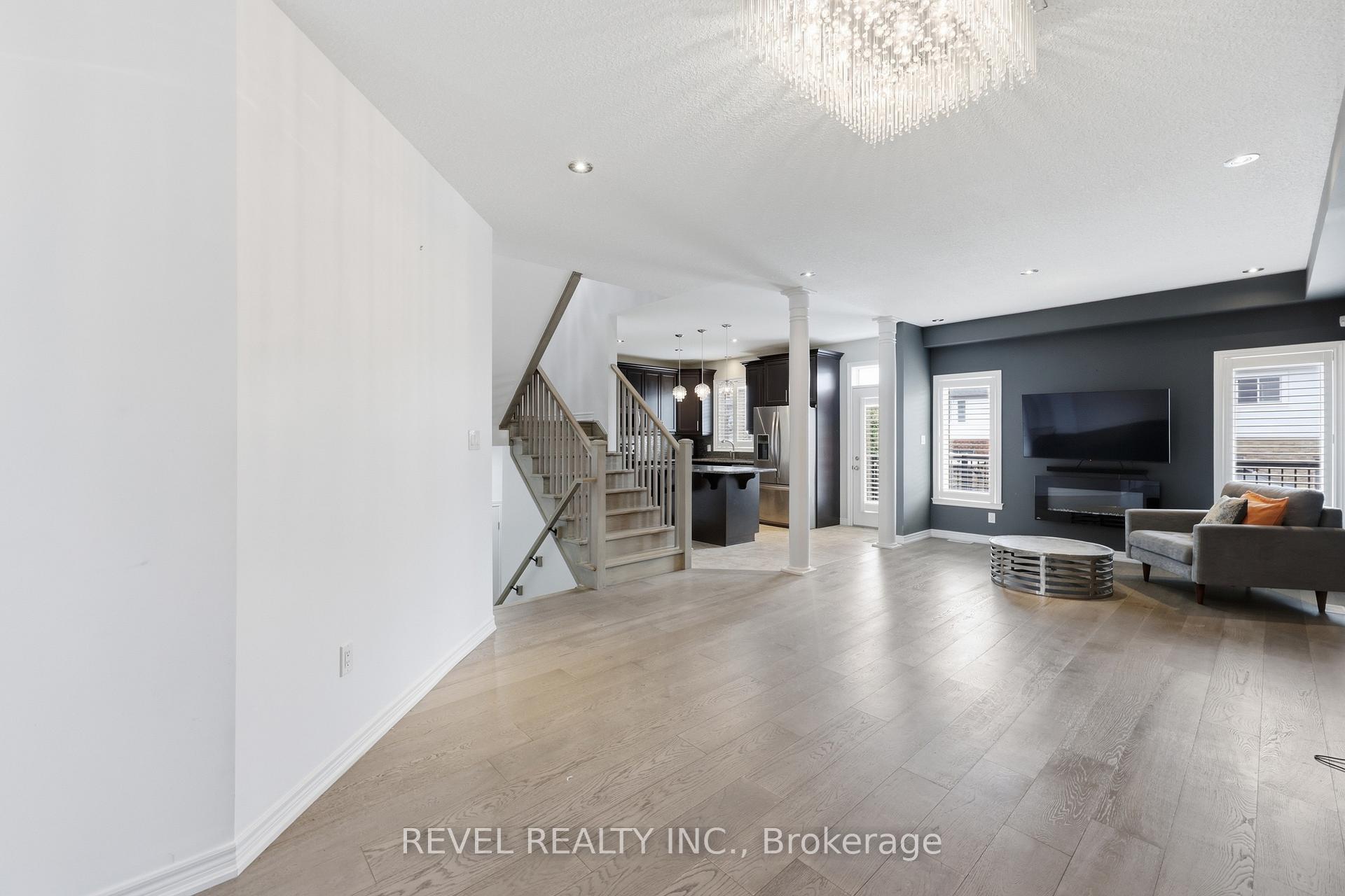 Photo 13 of 44 Springwood Drive, Hamilton, Stoney Creek Mountain — HOMEH