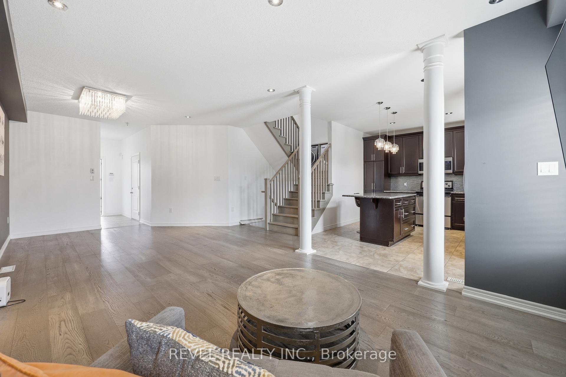 Photo 15 of 44 Springwood Drive, Hamilton, Stoney Creek Mountain — HOMEH
