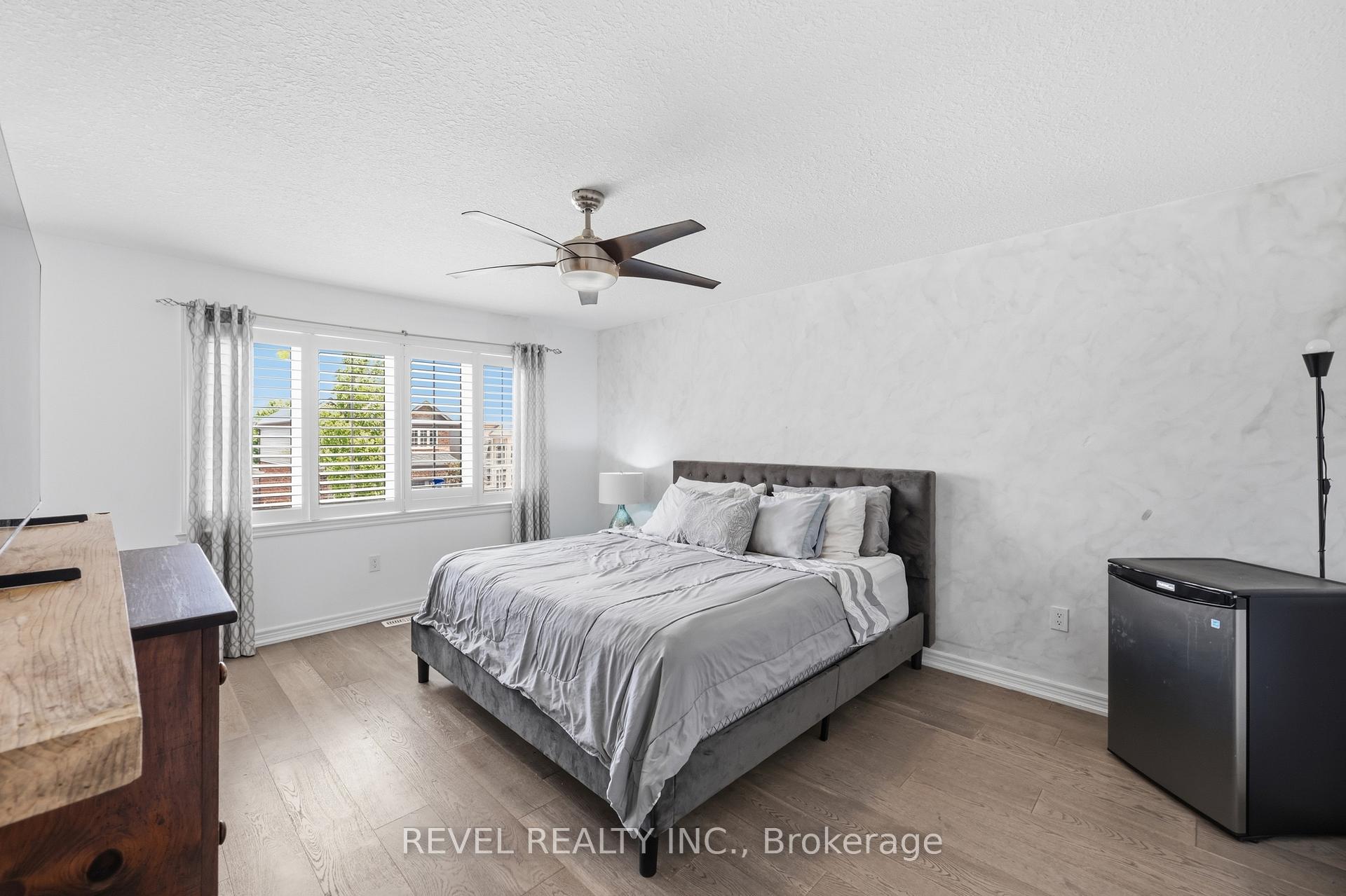 Photo 17 of 44 Springwood Drive, Hamilton, Stoney Creek Mountain — HOMEH