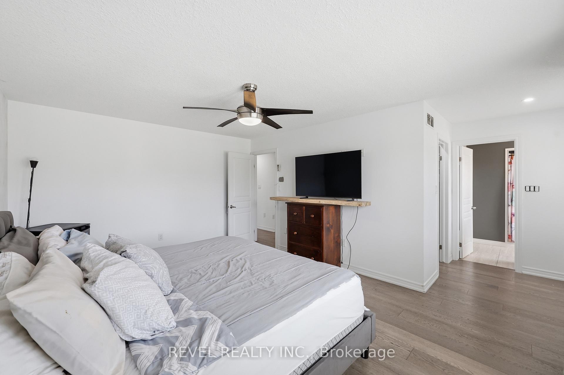 Photo 18 of 44 Springwood Drive, Hamilton, Stoney Creek Mountain — HOMEH
