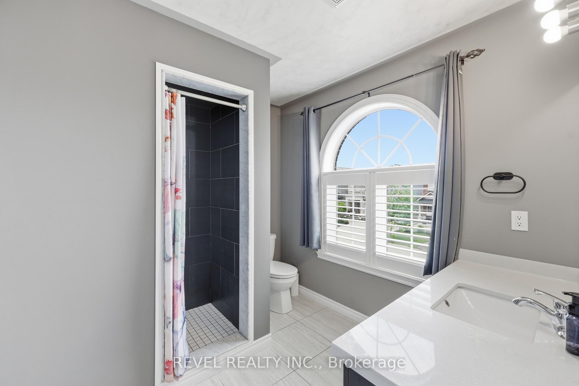 Photo 19 of 44 Springwood Drive, Hamilton, Stoney Creek Mountain — HOMEH