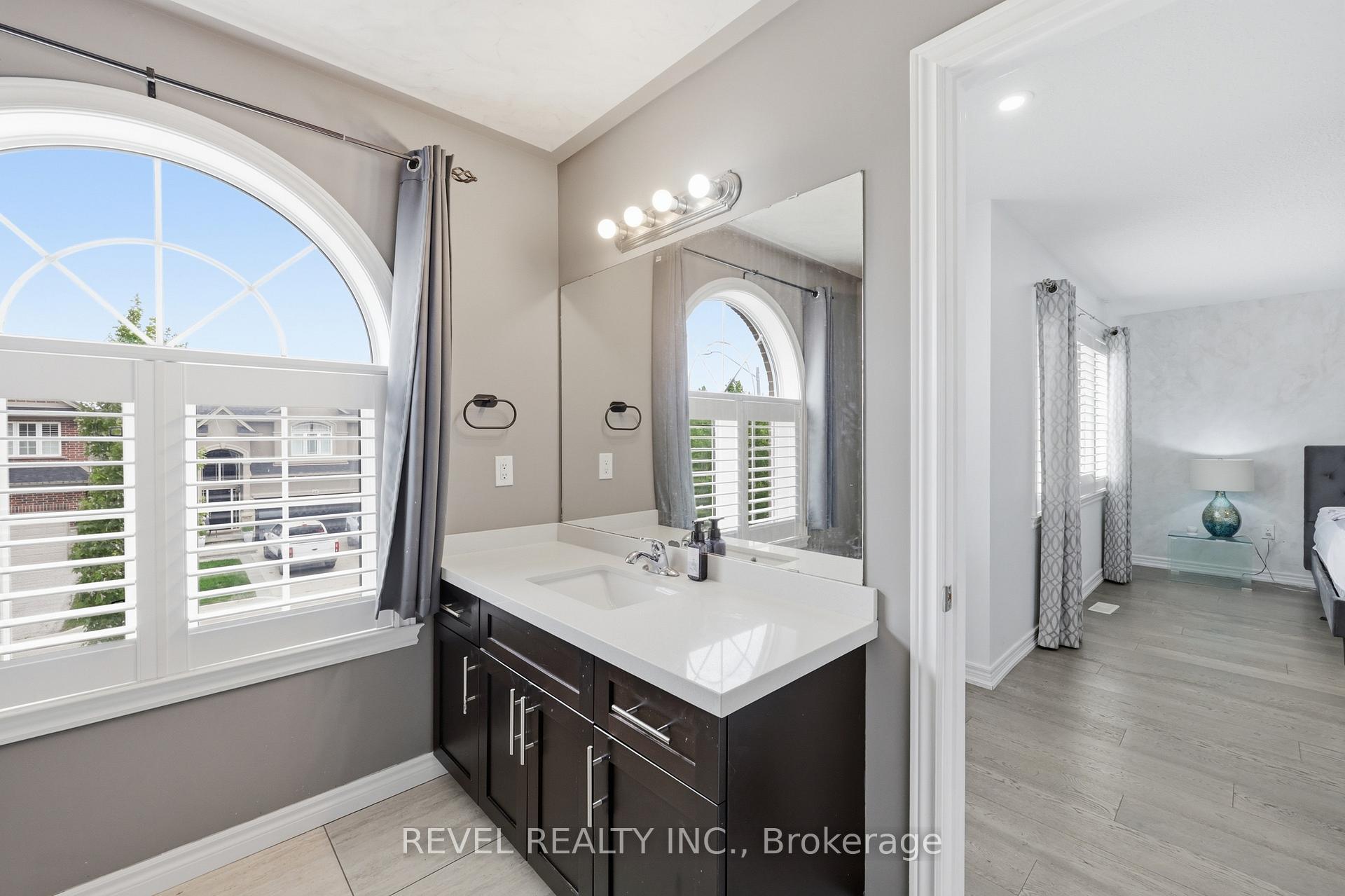 Photo 20 of 44 Springwood Drive, Hamilton, Stoney Creek Mountain — HOMEH