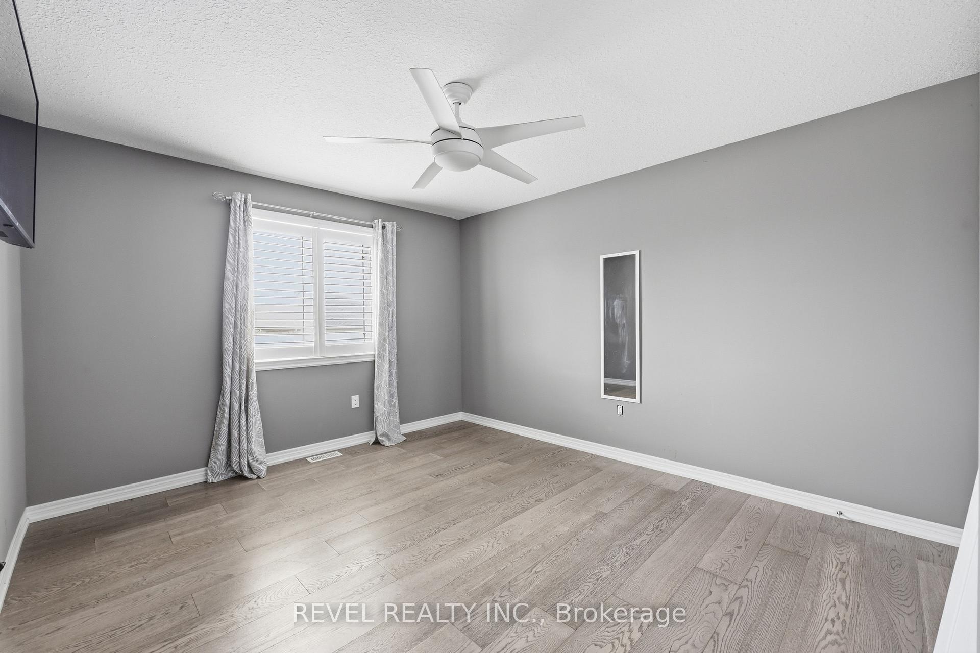 Photo 24 of 44 Springwood Drive, Hamilton, Stoney Creek Mountain — HOMEH