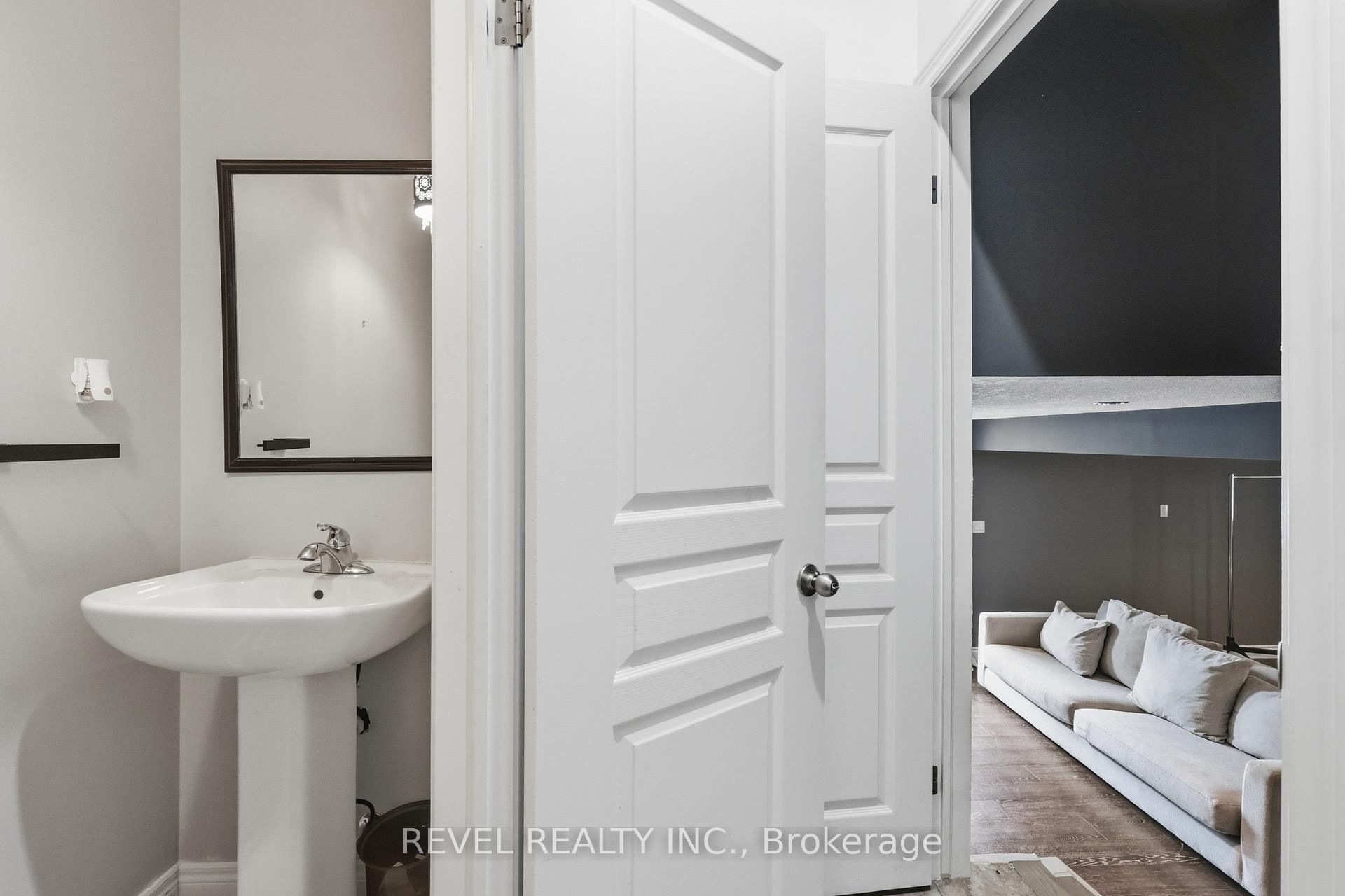 Photo 29 of 44 Springwood Drive, Hamilton, Stoney Creek Mountain — HOMEH