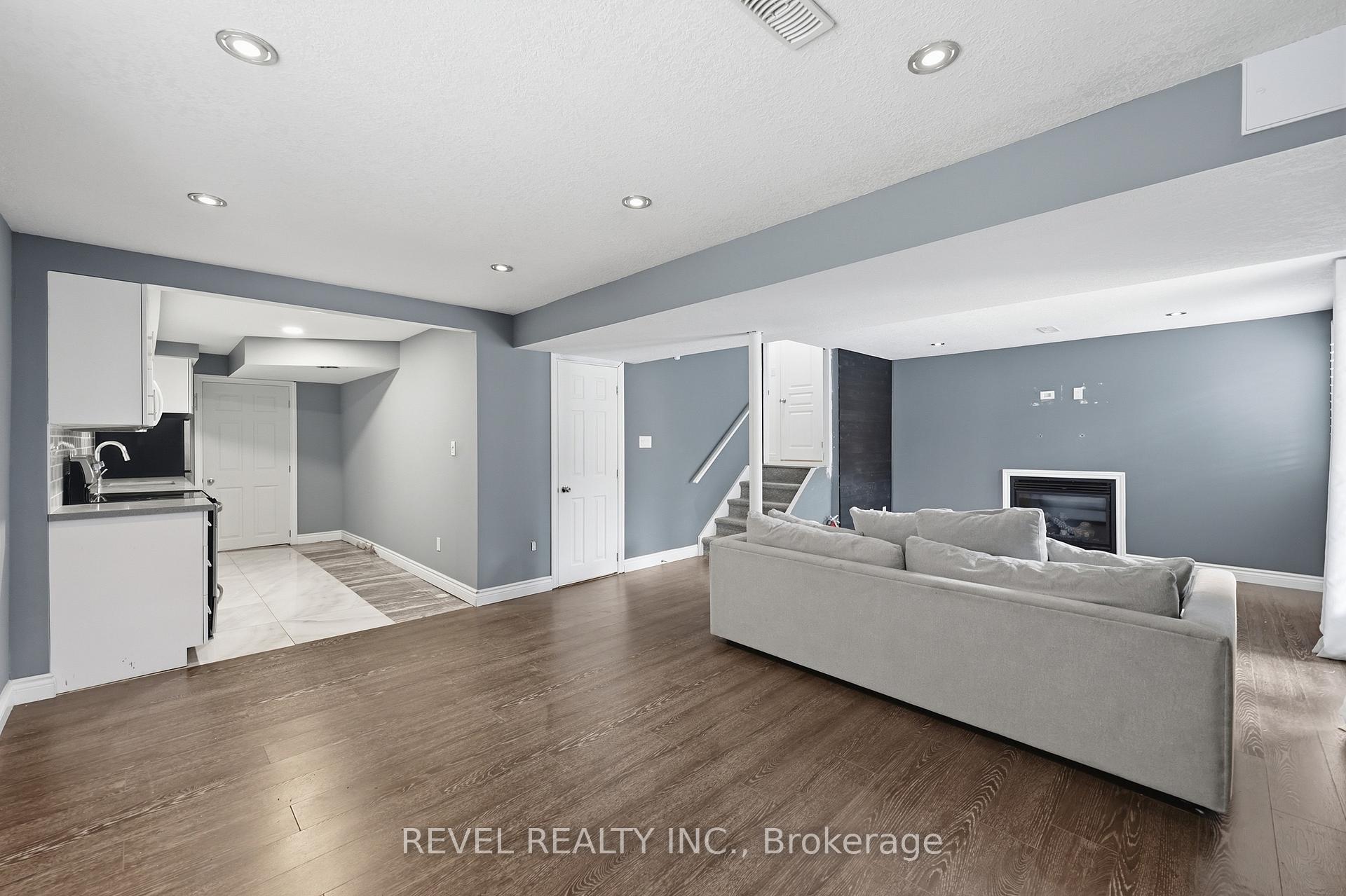 Photo 31 of 44 Springwood Drive, Hamilton, Stoney Creek Mountain — HOMEH