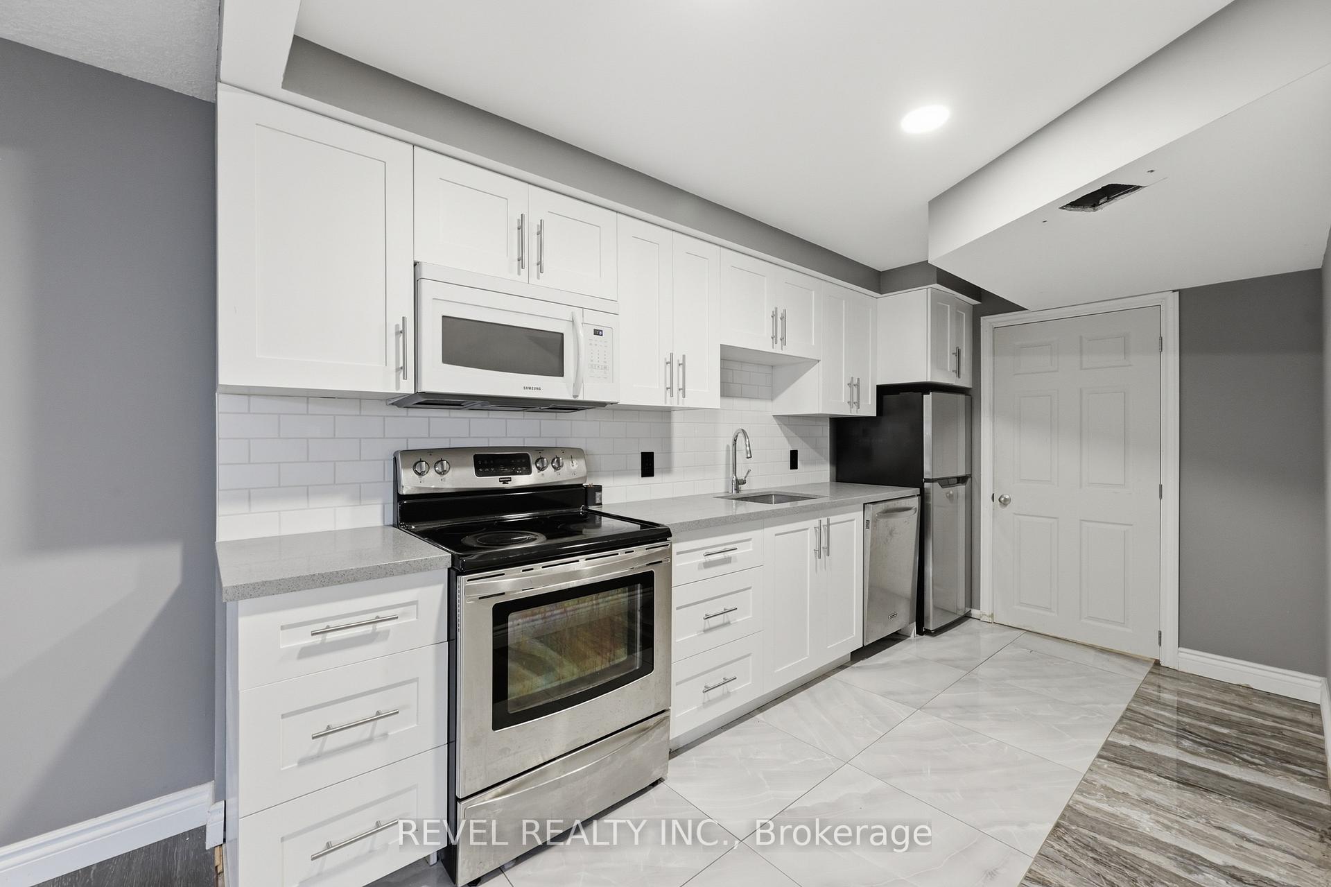 Photo 36 of 44 Springwood Drive, Hamilton, Stoney Creek Mountain — HOMEH