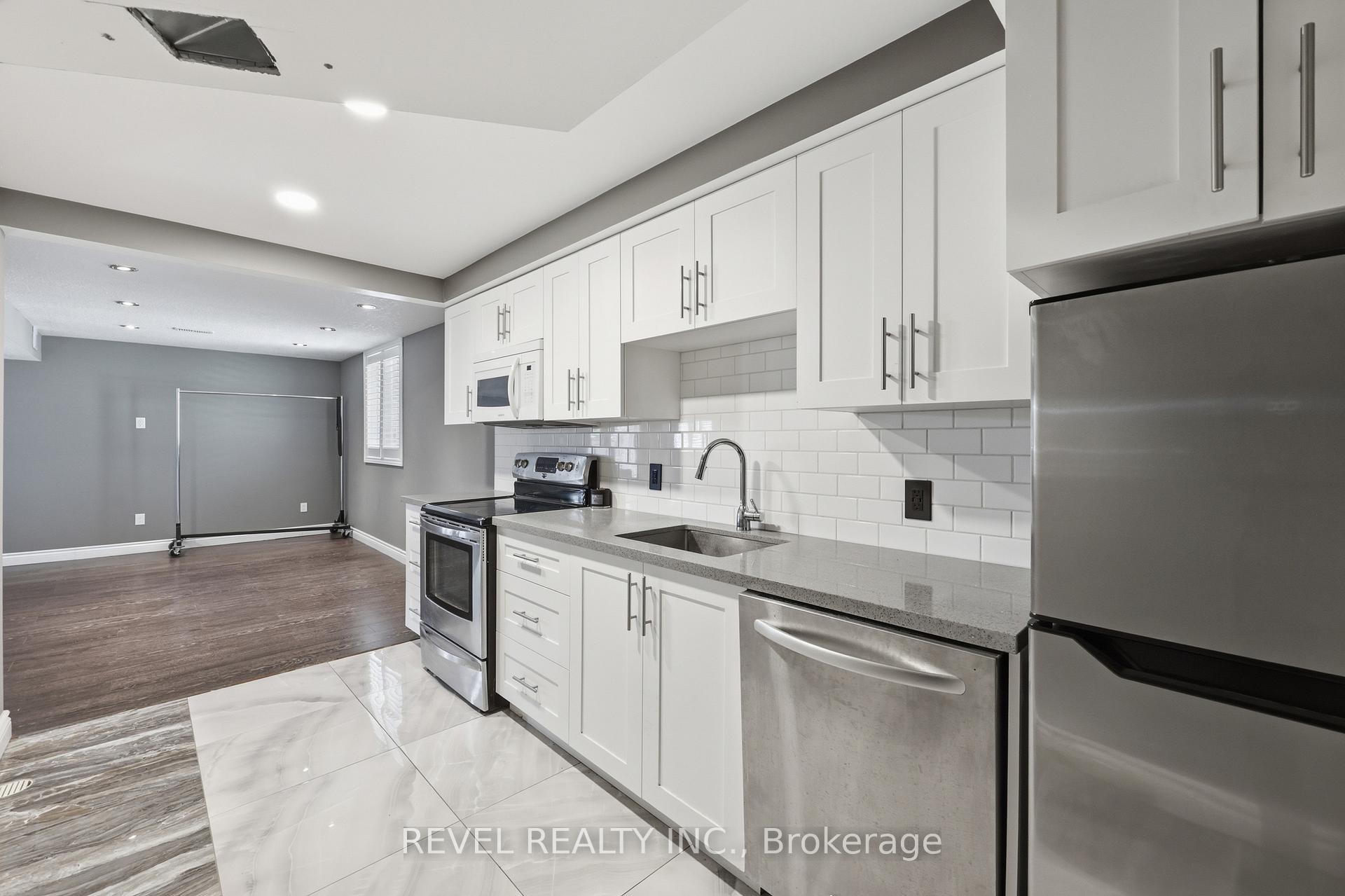 Photo 37 of 44 Springwood Drive, Hamilton, Stoney Creek Mountain — HOMEH