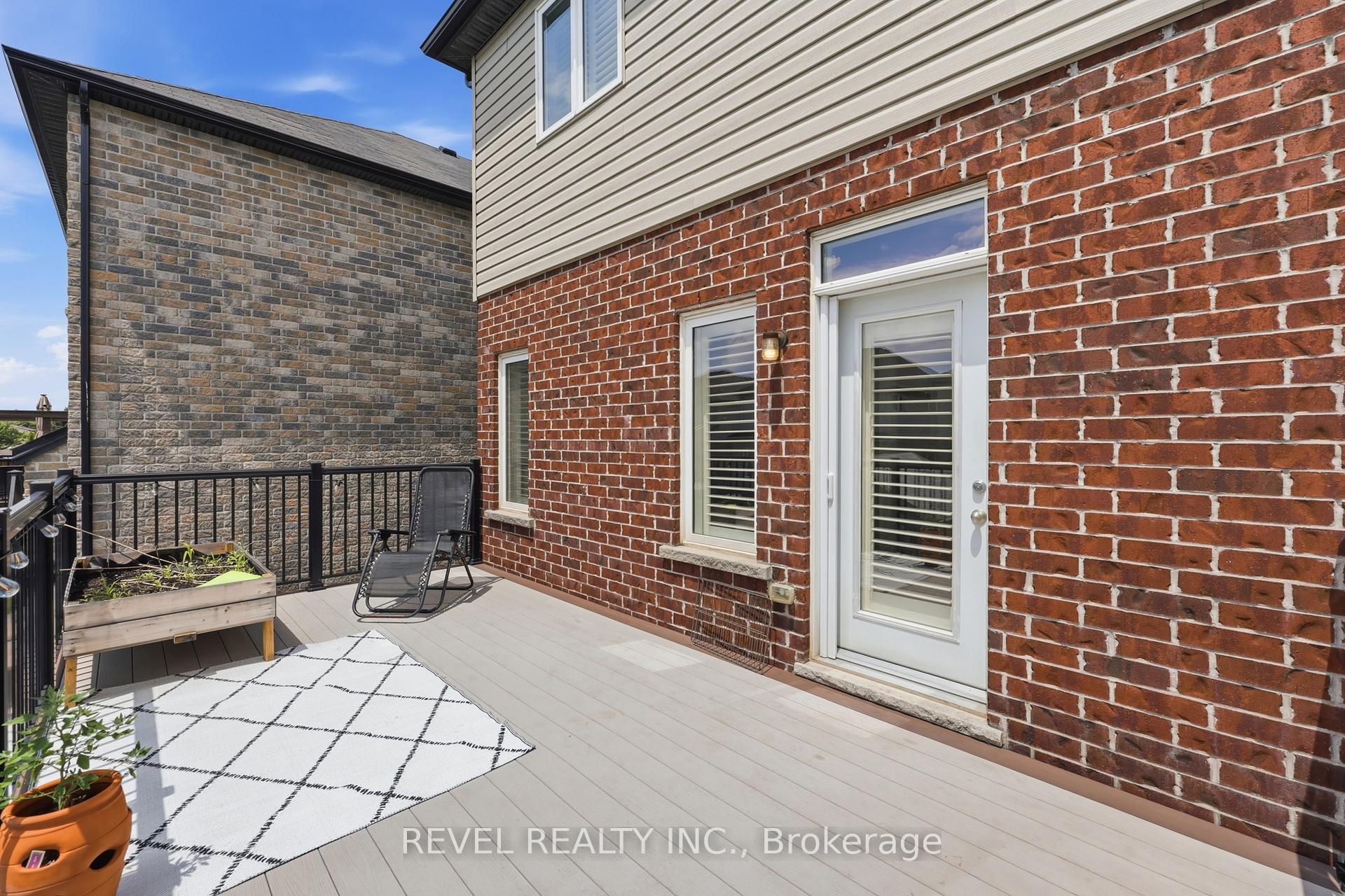 Photo 39 of 44 Springwood Drive, Hamilton, Stoney Creek Mountain — HOMEH