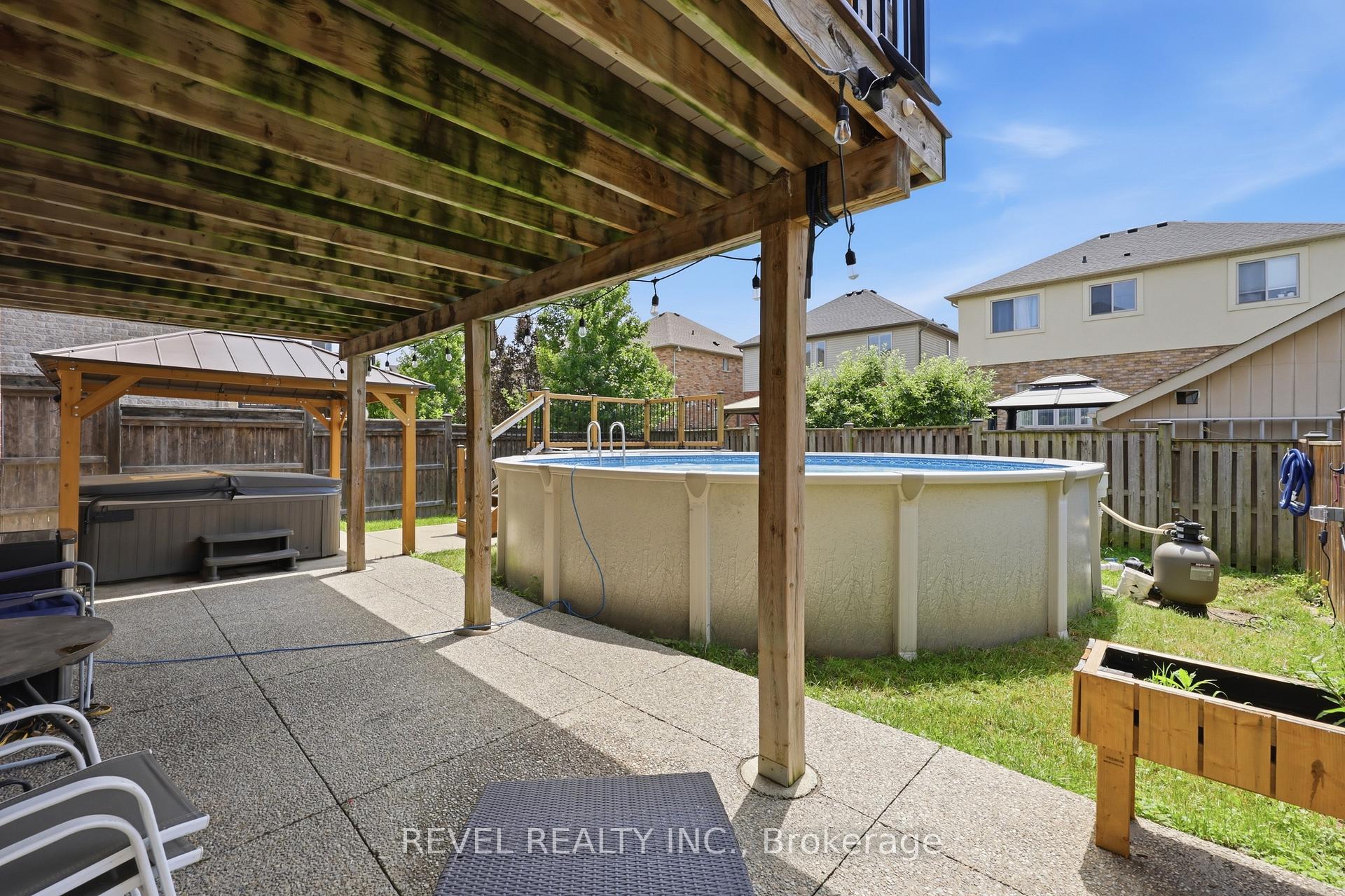 Photo 40 of 44 Springwood Drive, Hamilton, Stoney Creek Mountain — HOMEH