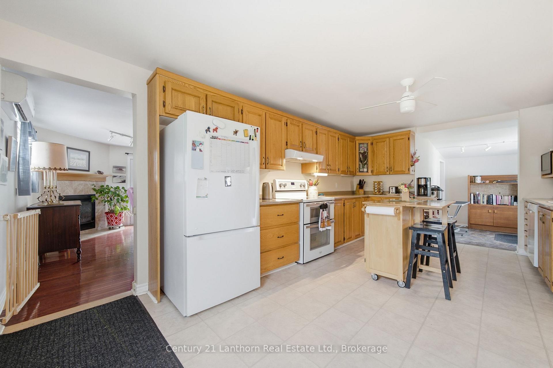 Photo 9 of 89 Gordon Street, Belleville, Belleville Ward — HOMEH