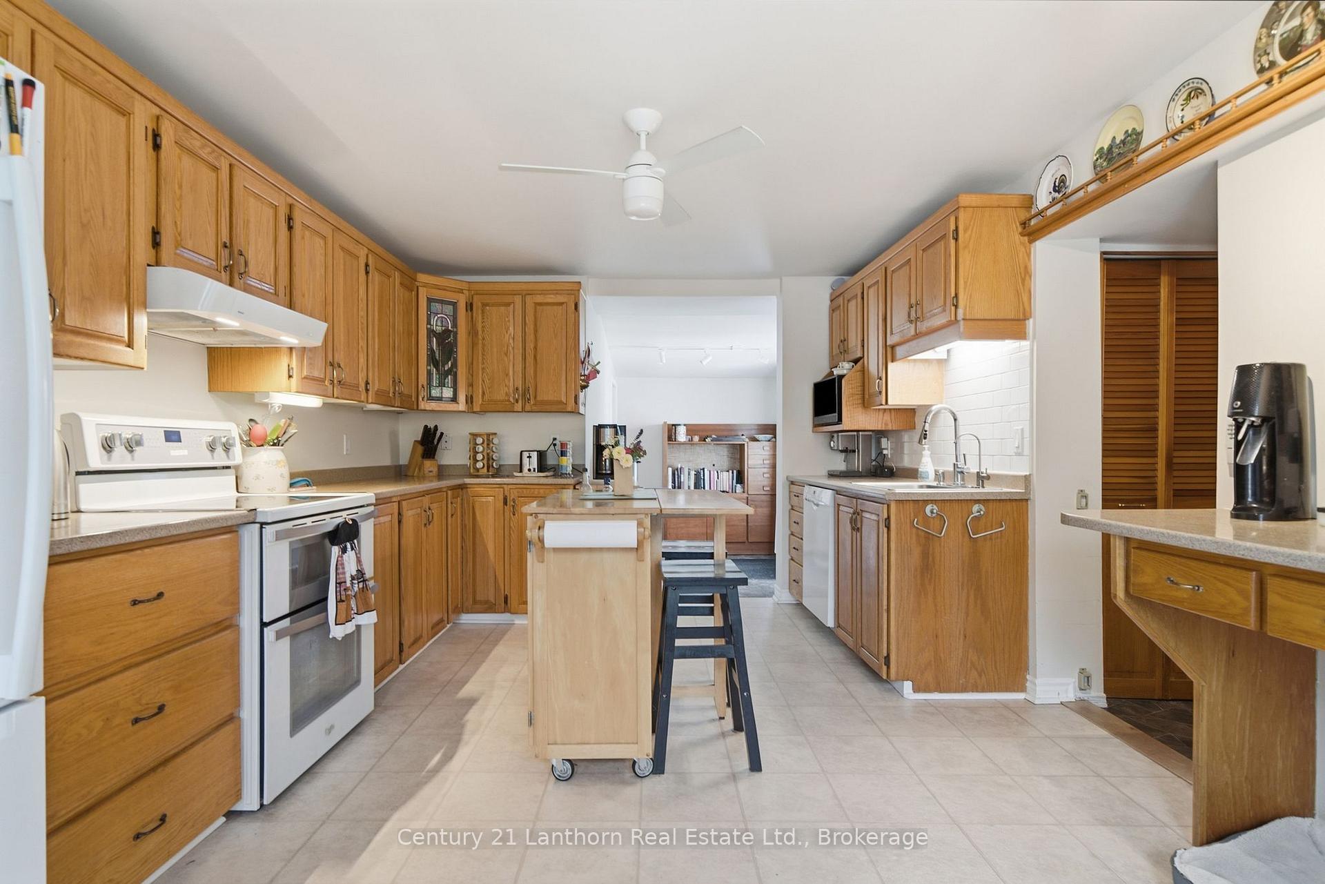 Photo 10 of 89 Gordon Street, Belleville, Belleville Ward — HOMEH