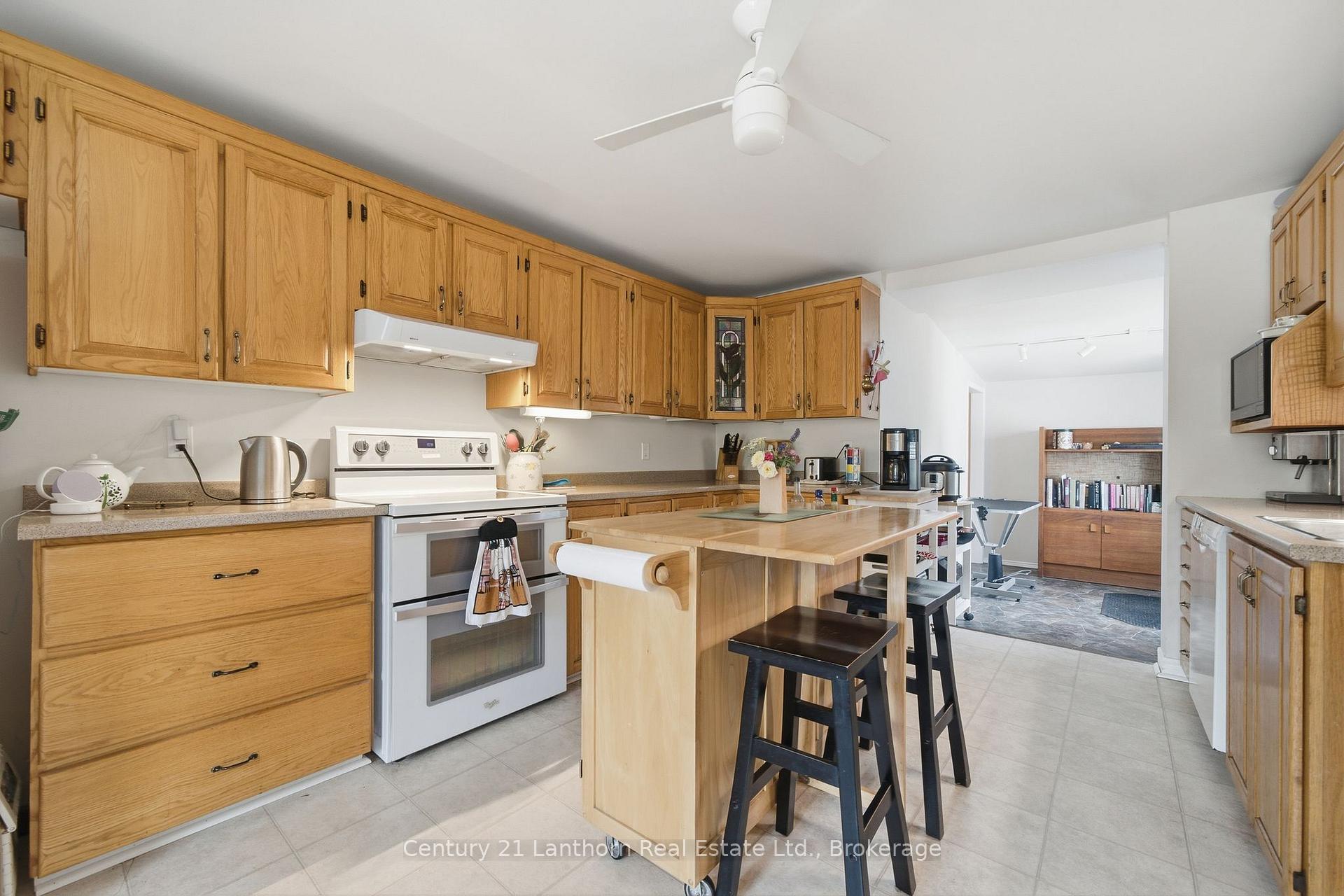Photo 11 of 89 Gordon Street, Belleville, Belleville Ward — HOMEH