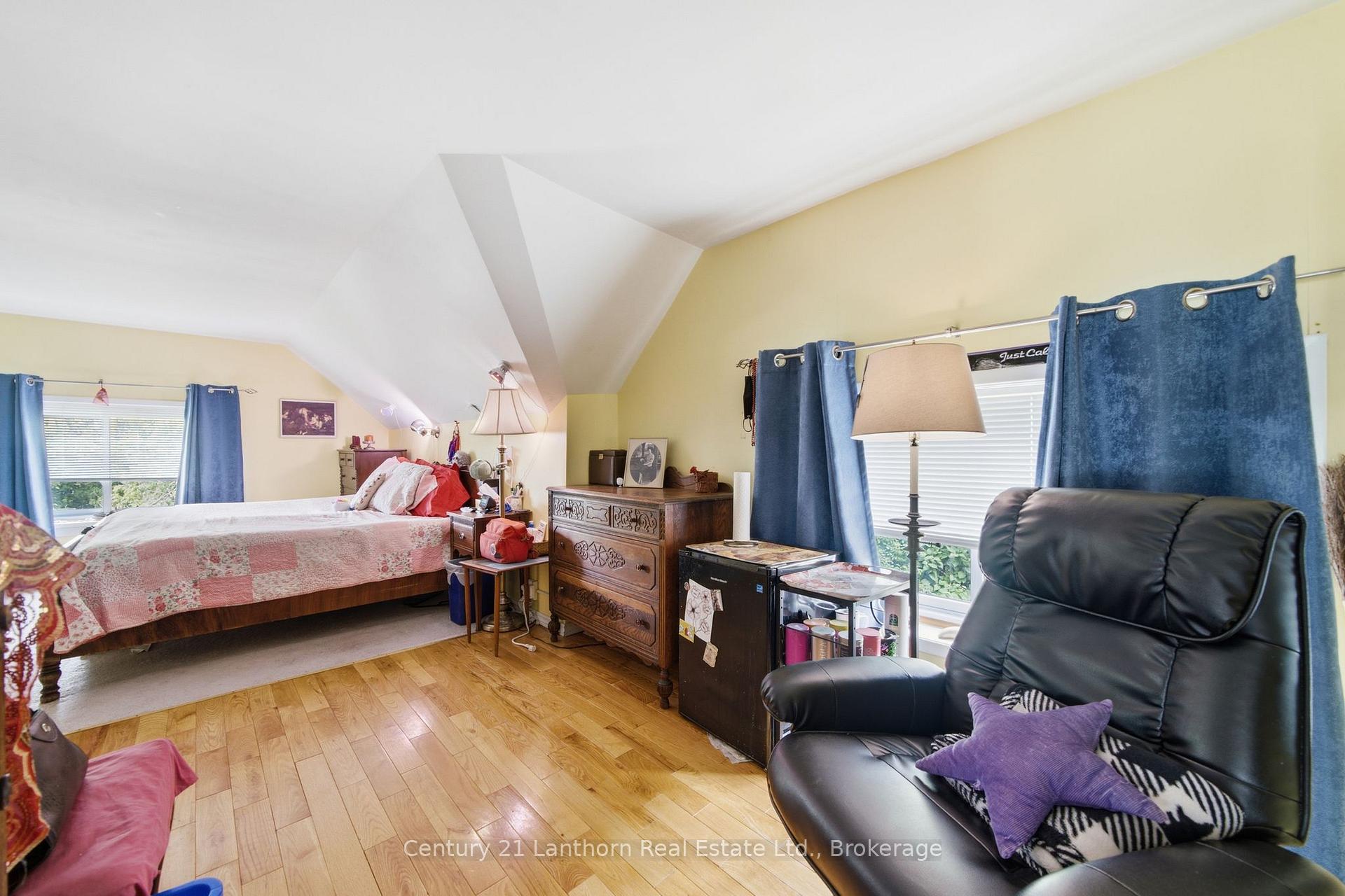 Photo 42 of 89 Gordon Street, Belleville, Belleville Ward — HOMEH