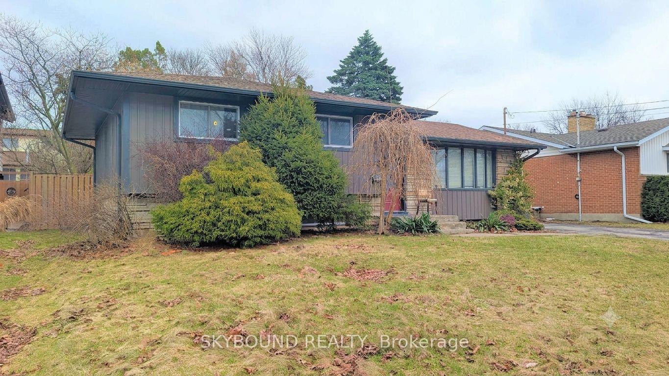 Photo 3 of 4470 Pinedale Drive, Niagara Falls, Morrison — HOMEH