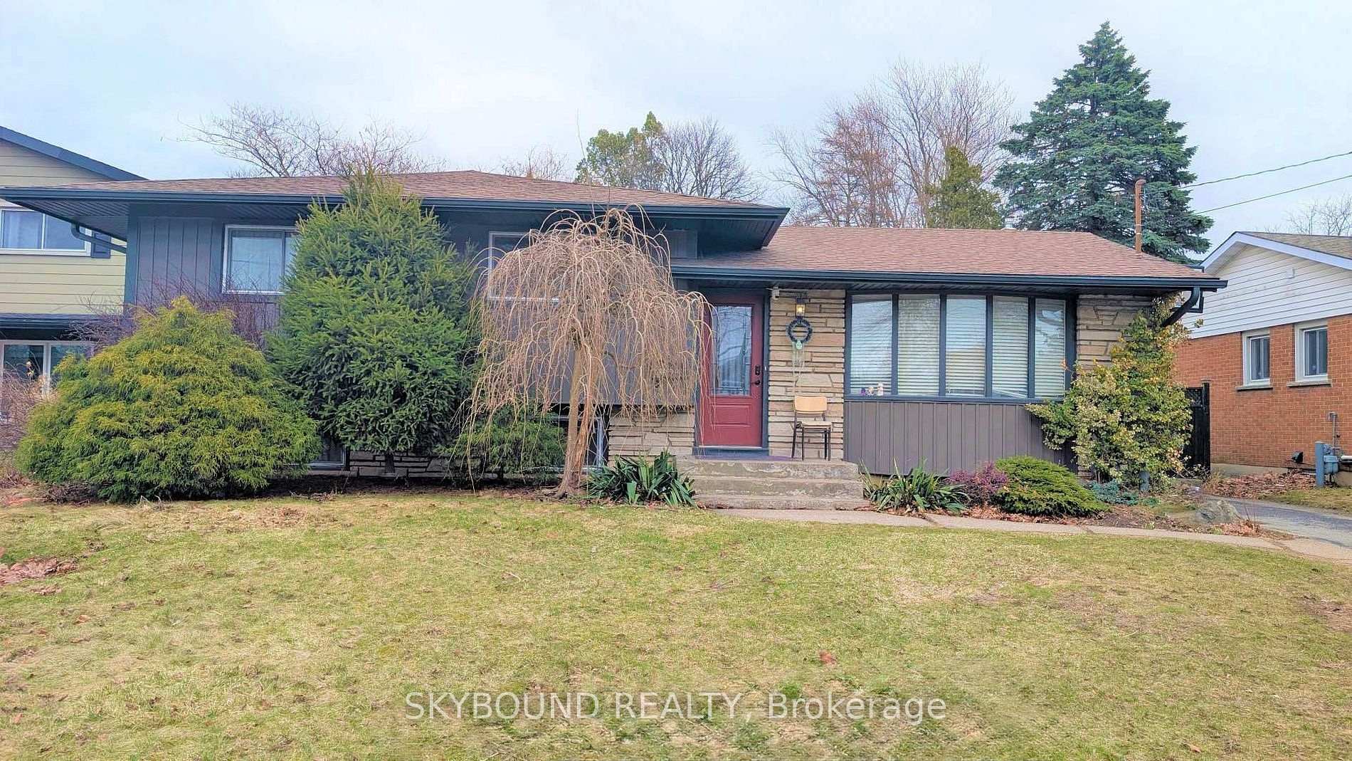 Photo 4 of 4470 Pinedale Drive, Niagara Falls, Morrison — HOMEH