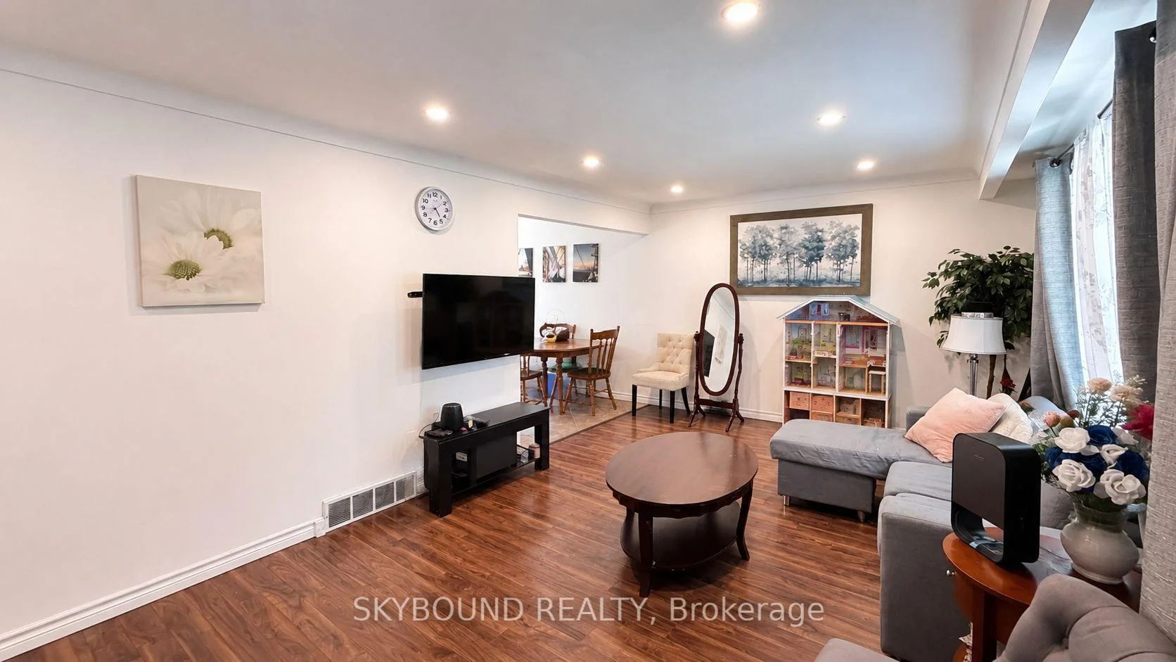 Photo 13 of 4470 Pinedale Drive, Niagara Falls, Morrison — HOMEH