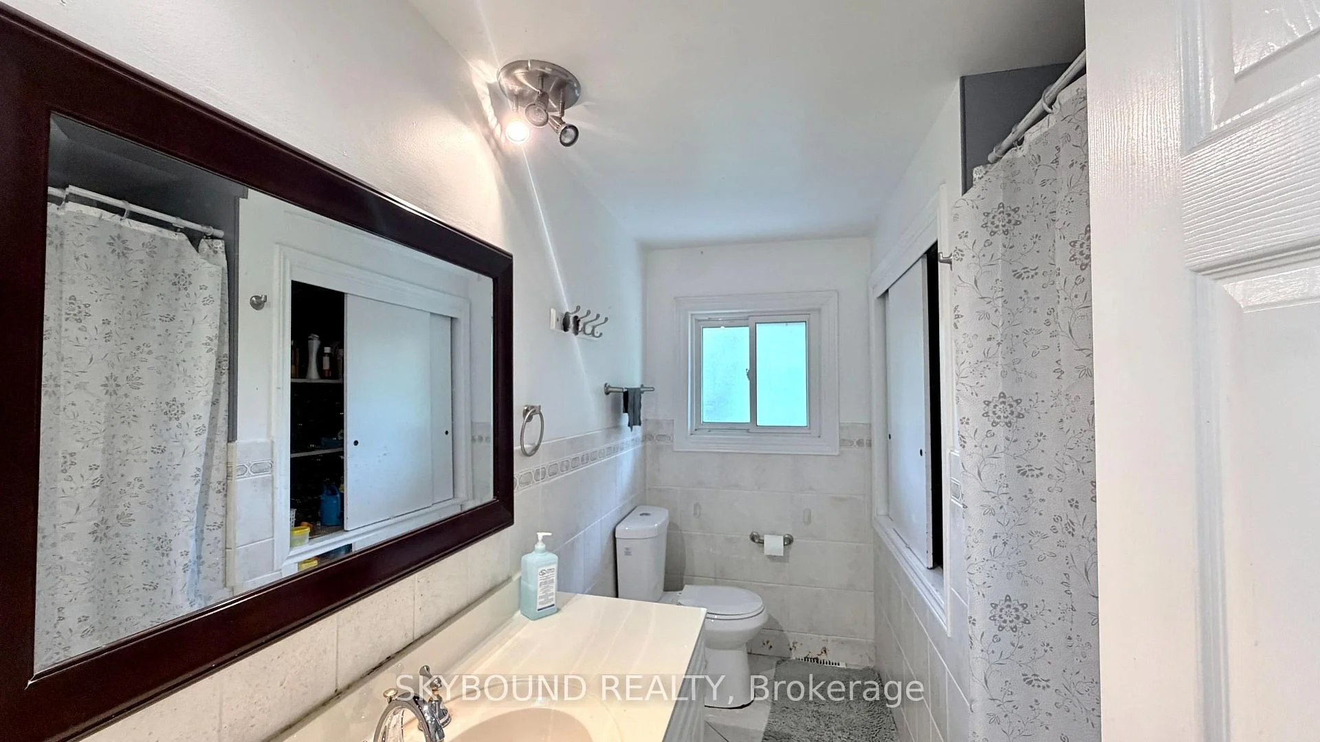 Photo 23 of 4470 Pinedale Drive, Niagara Falls, Morrison — HOMEH