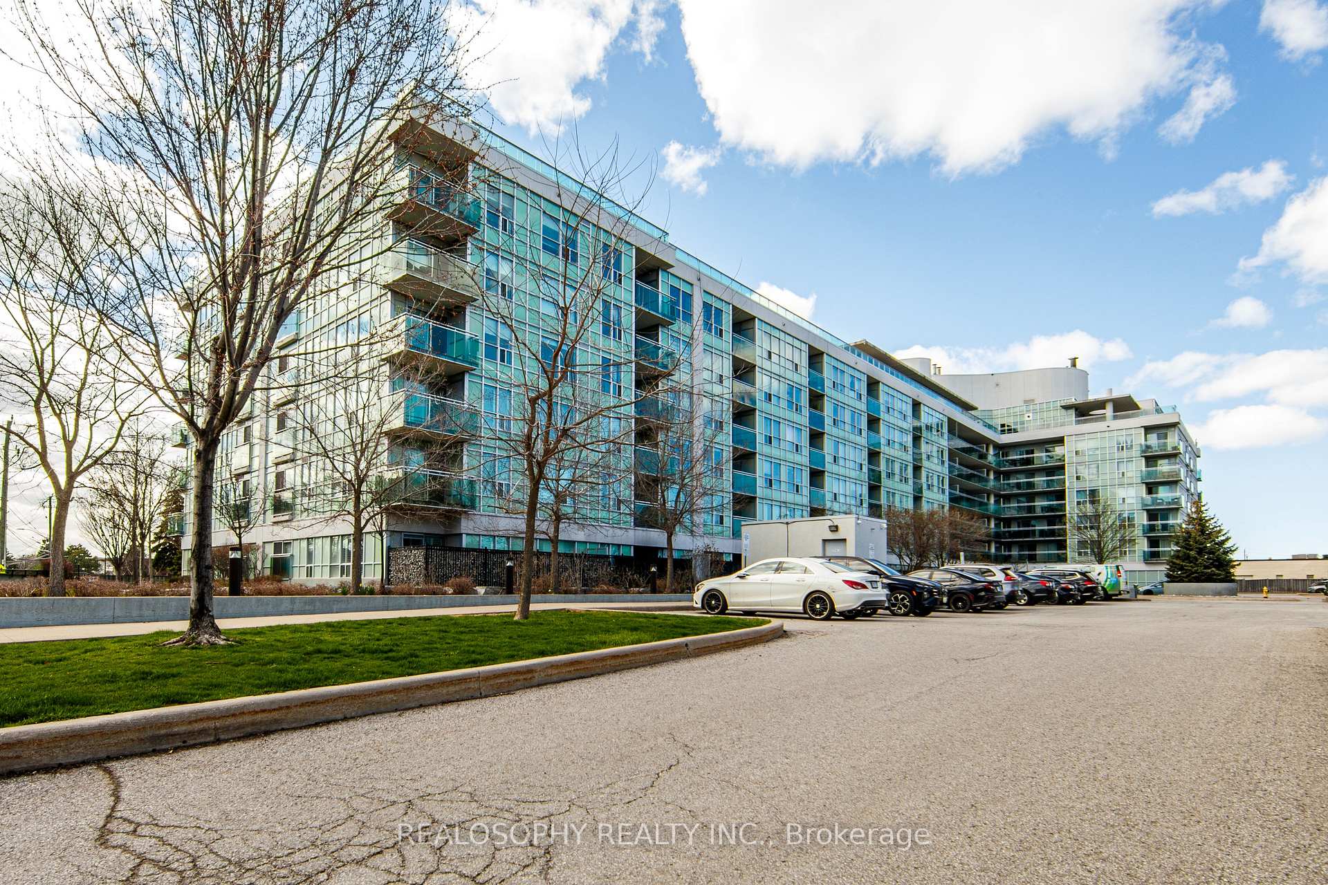 Photo 2 of Unit 421, 60 Fairfax Crescent, Scarborough, Clairlea-Birchmount — HOMEH