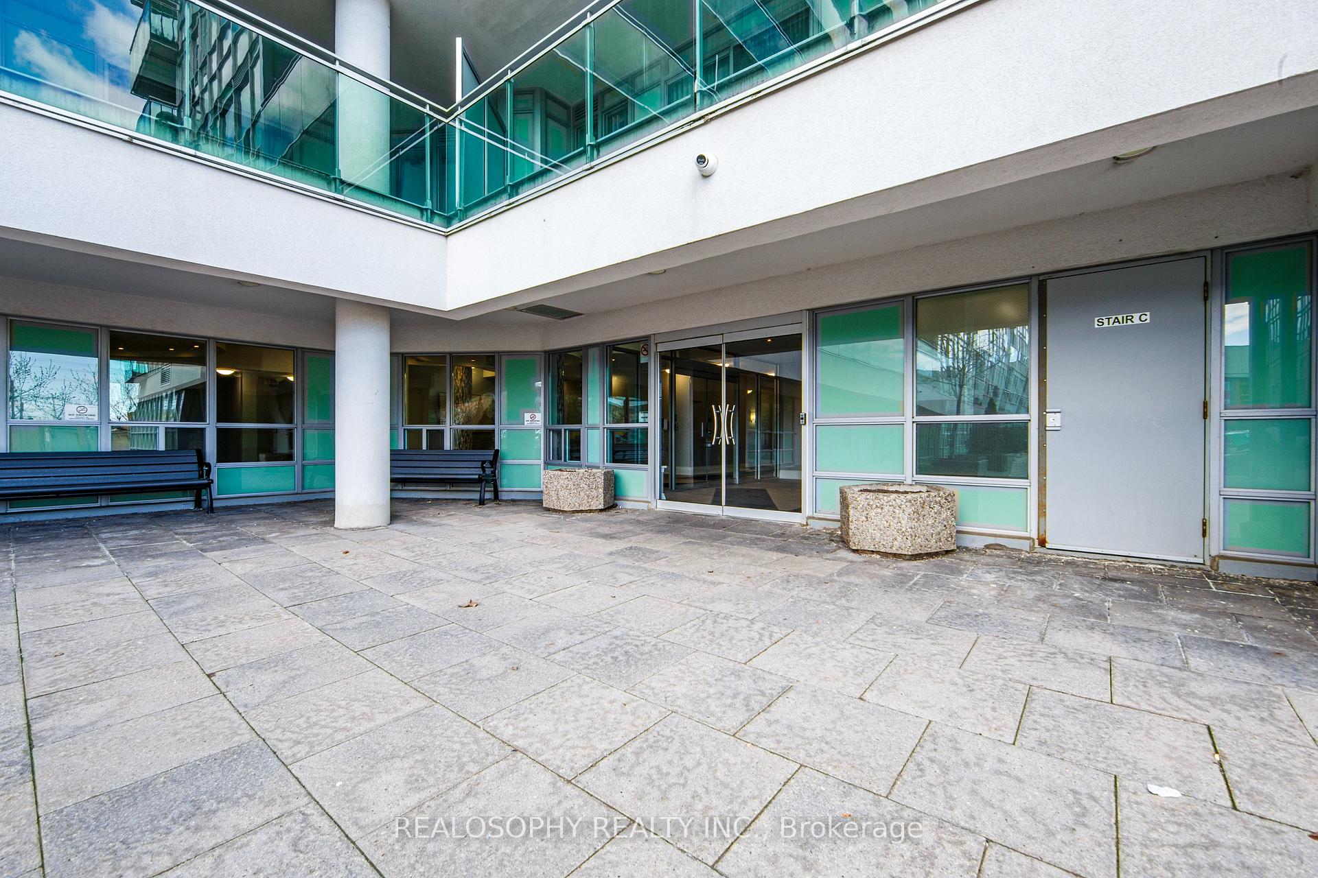 Photo 3 of Unit 421, 60 Fairfax Crescent, Scarborough, Clairlea-Birchmount — HOMEH