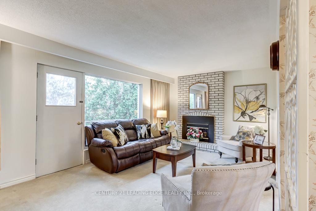 Photo 9 of 15 Bakerdale Road, Markham, Bullock — HOMEH