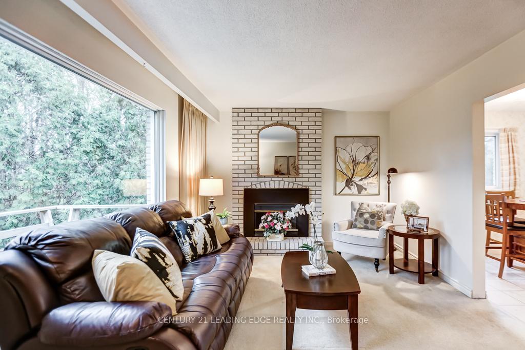 Photo 10 of 15 Bakerdale Road, Markham, Bullock — HOMEH