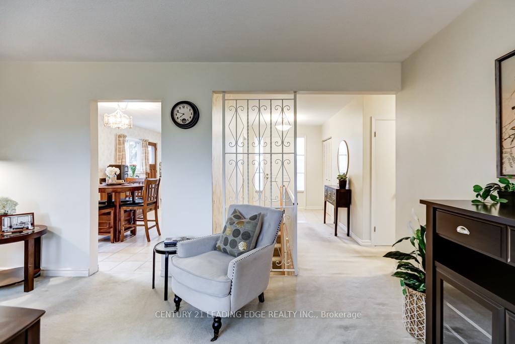 Photo 12 of 15 Bakerdale Road, Markham, Bullock — HOMEH