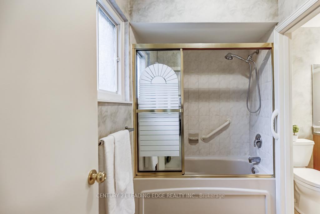 Photo 24 of 15 Bakerdale Road, Markham, Bullock — HOMEH